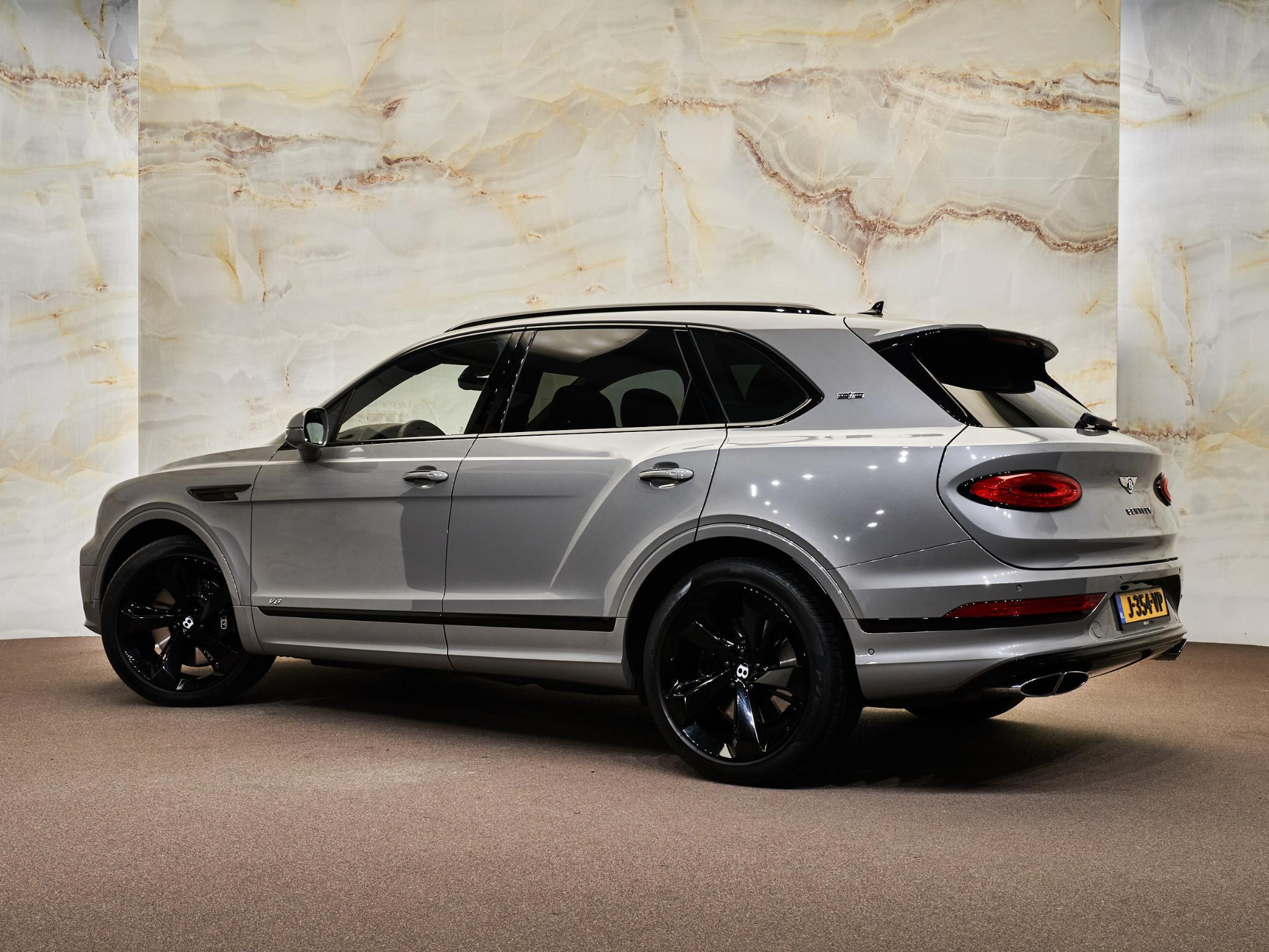 Bentley Bentayga - 37