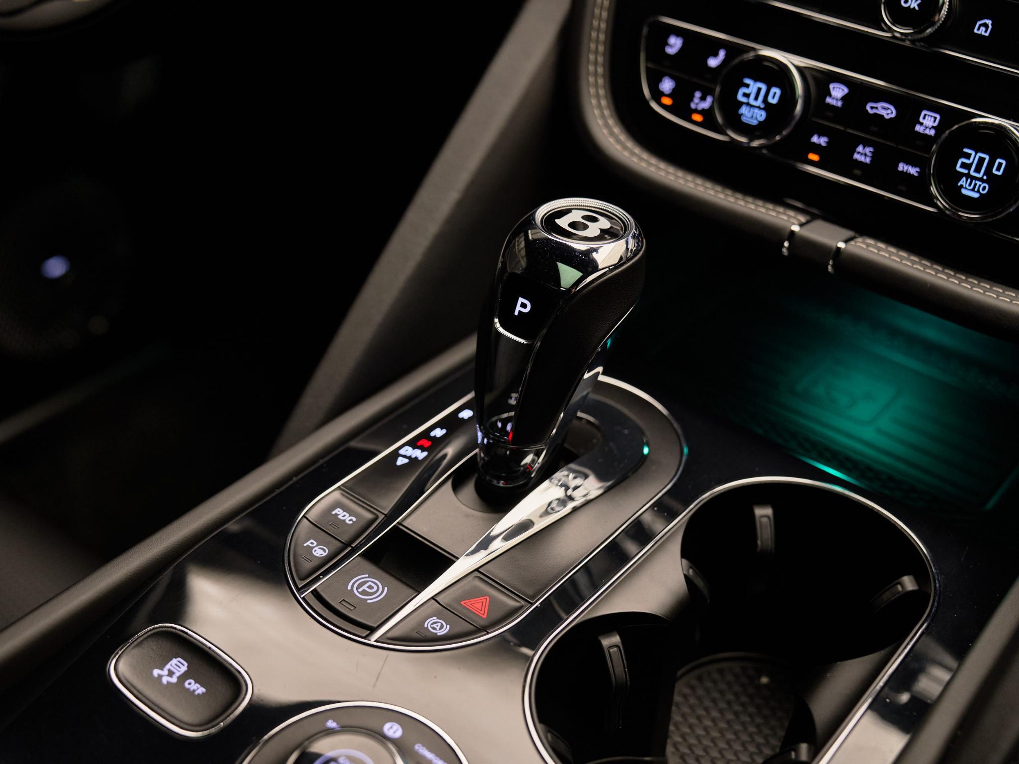 Bentley Bentayga - 25