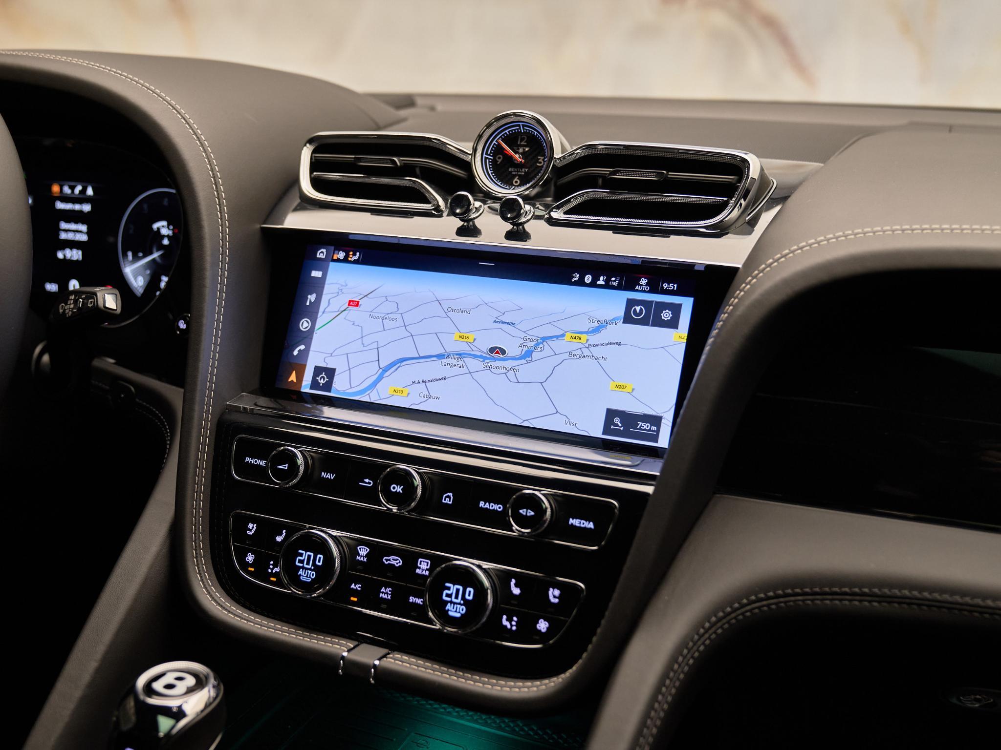 Bentley Bentayga - 26