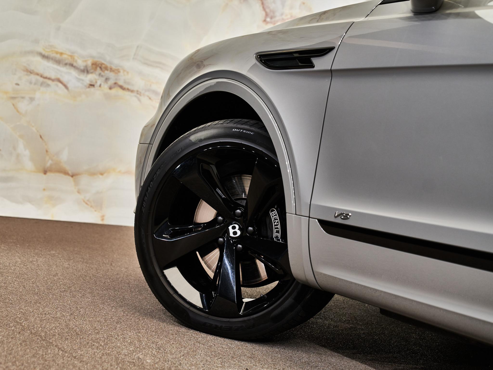 Bentley Bentayga - 33