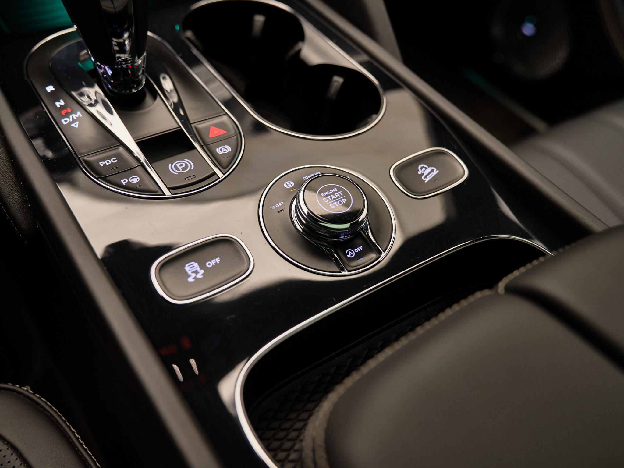 Bentley Bentayga - 24