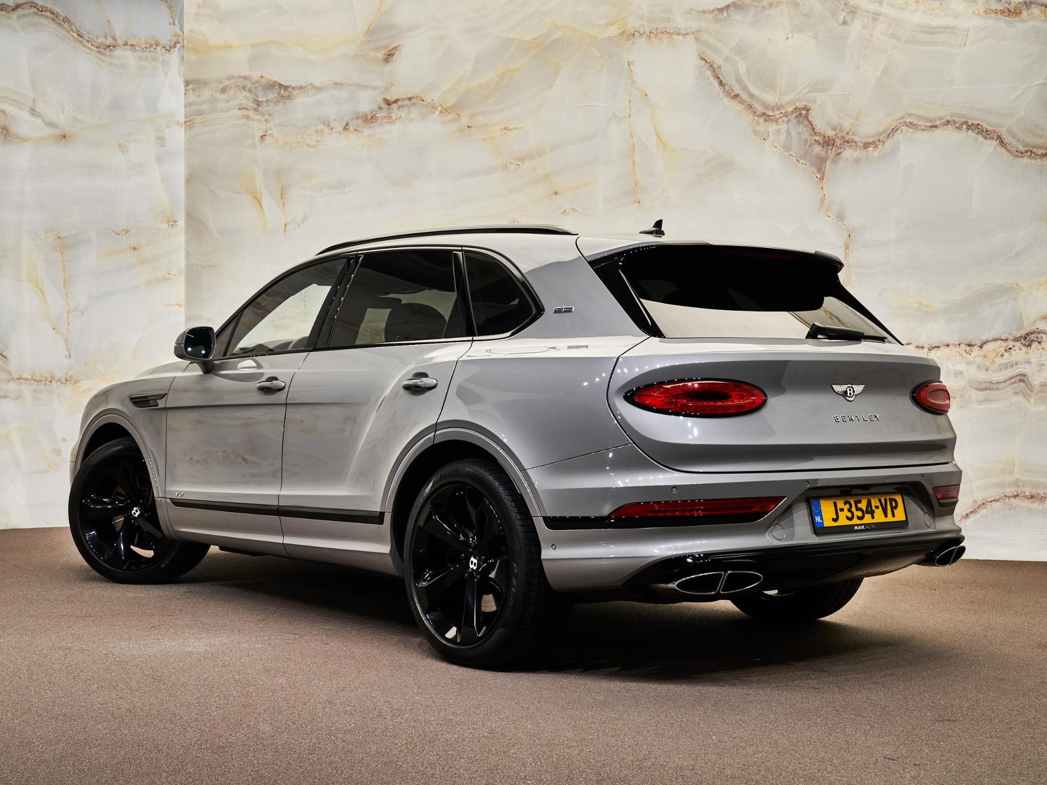 Bentley Bentayga - 3