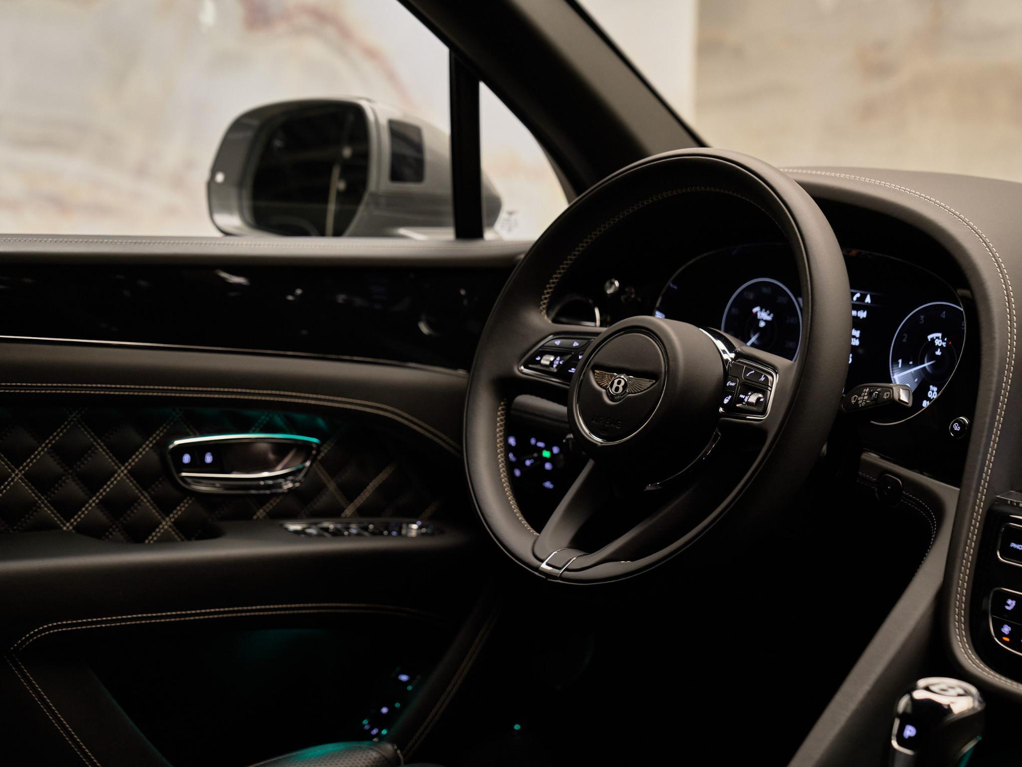 Bentley Bentayga - 27