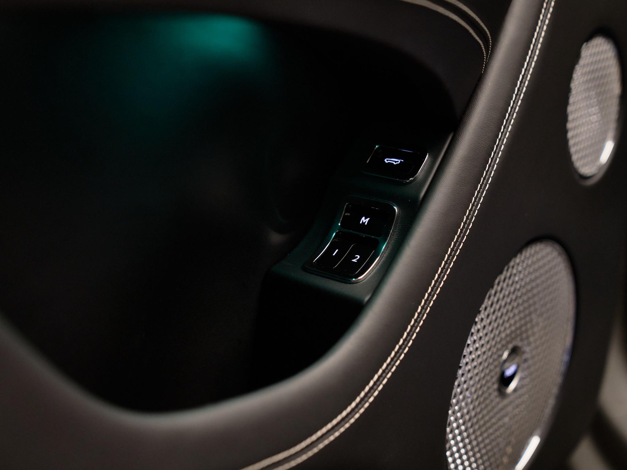 Bentley Bentayga - 10