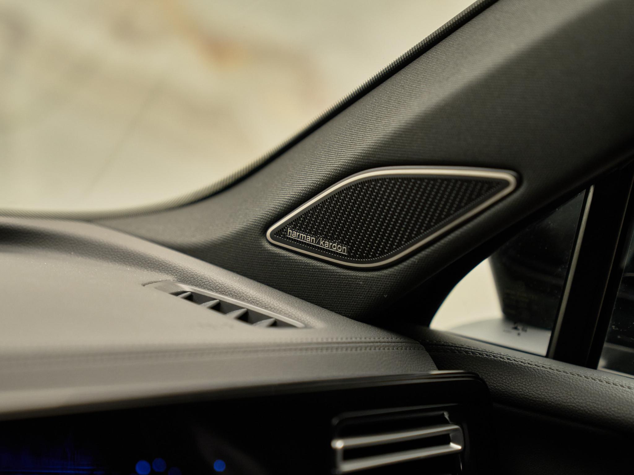 Volkswagen Tiguan - 12