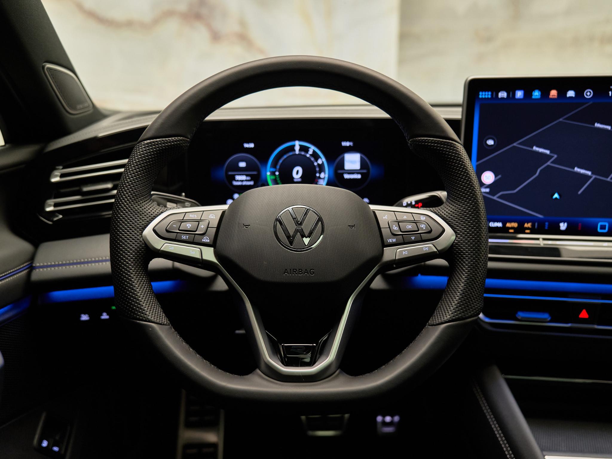 Volkswagen Tiguan - 15