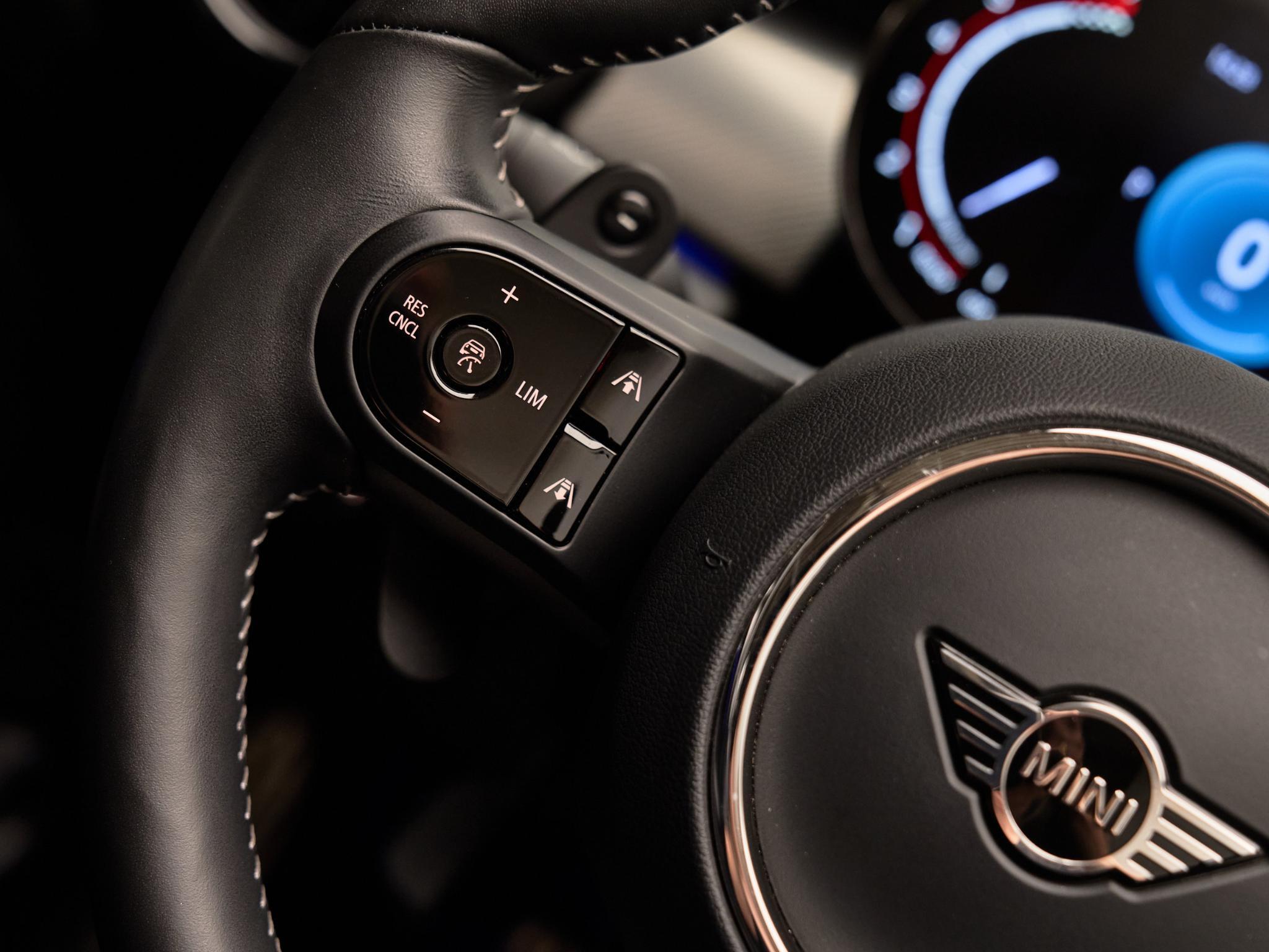 MINI Cooper Cabrio - 14