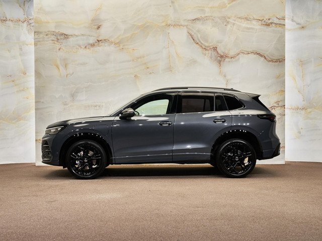 Volkswagen Tiguan - 2