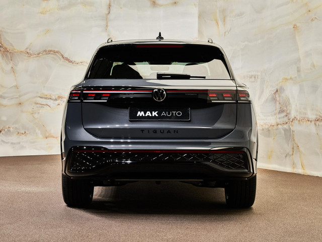 Volkswagen Tiguan - 32