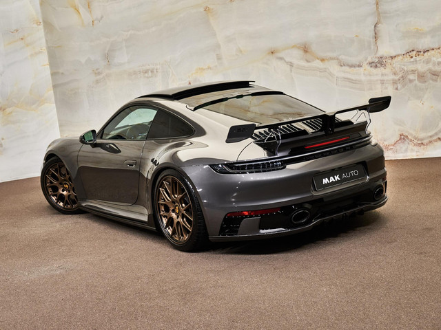 Porsche 911 - 33
