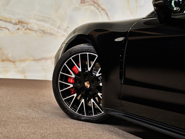 Porsche Panamera - 30