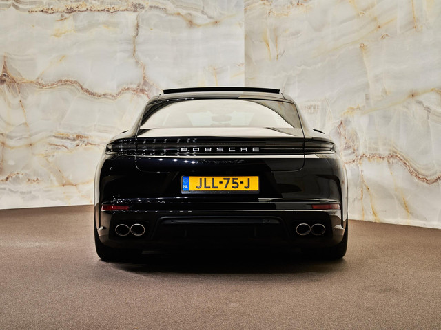 Porsche Panamera - 33