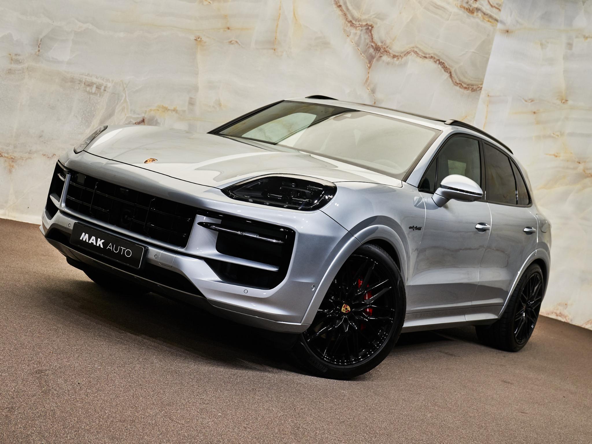 Porsche Cayenne - 32