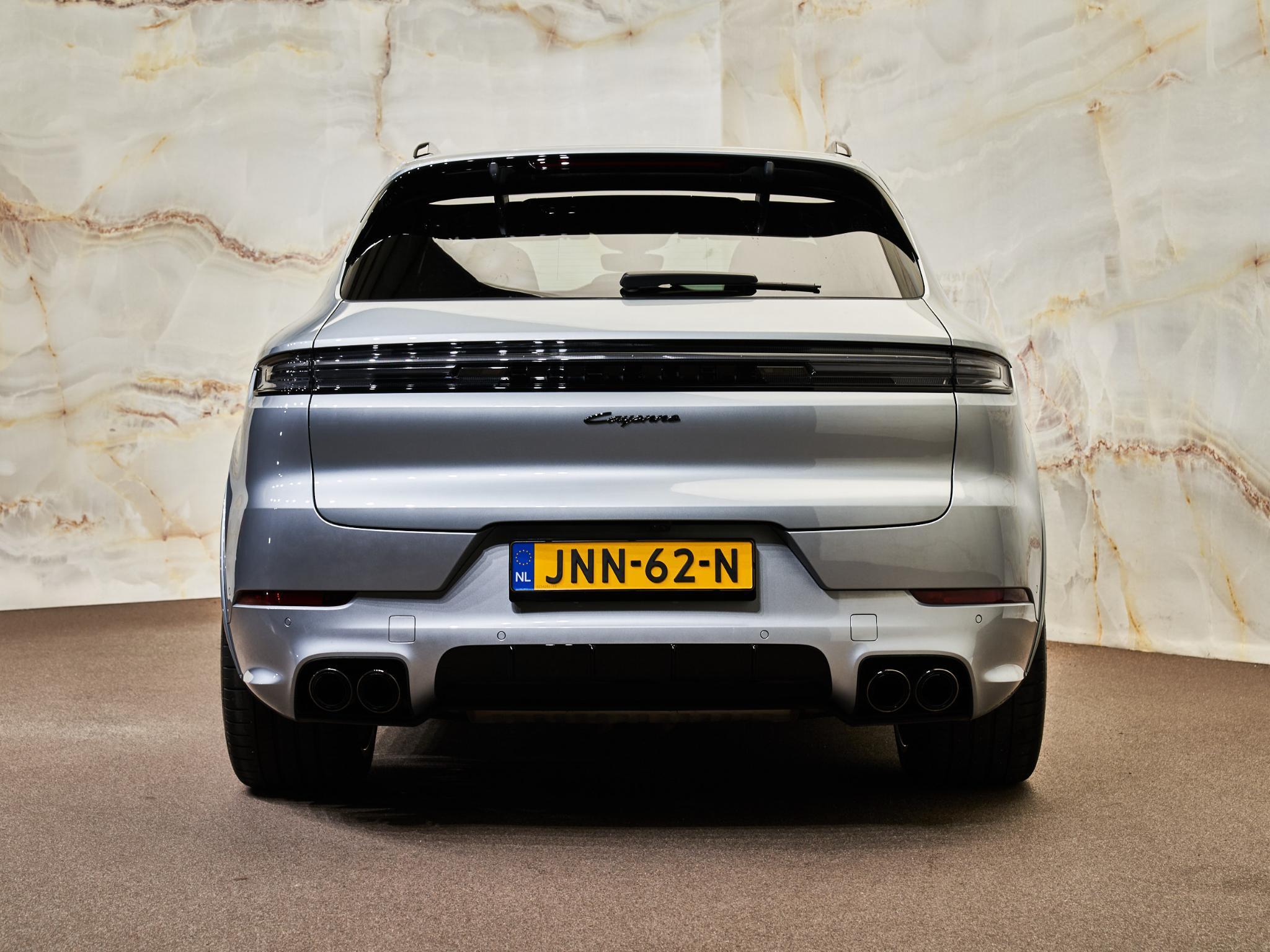 Porsche Cayenne - 34