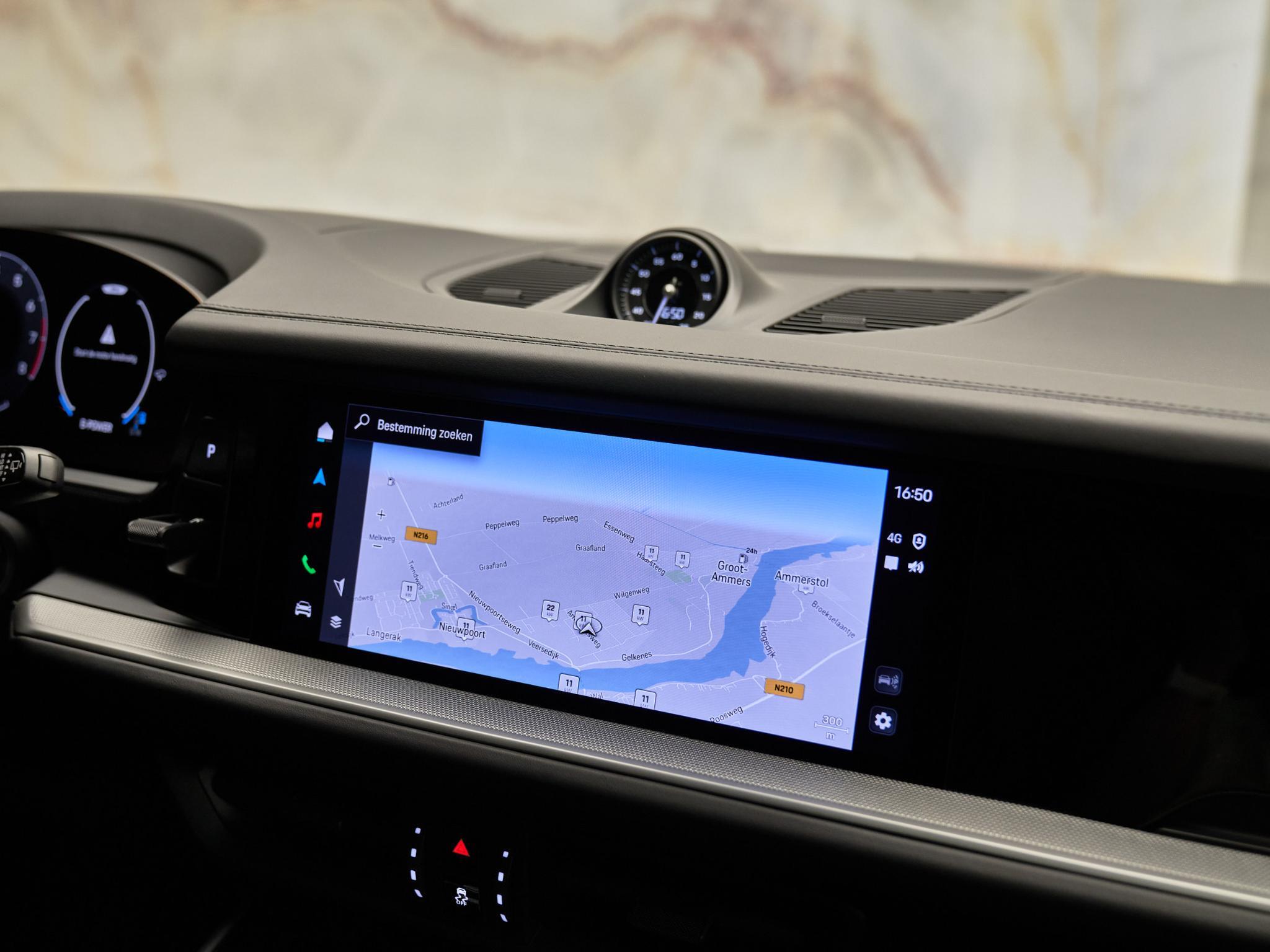 Porsche Cayenne - 23