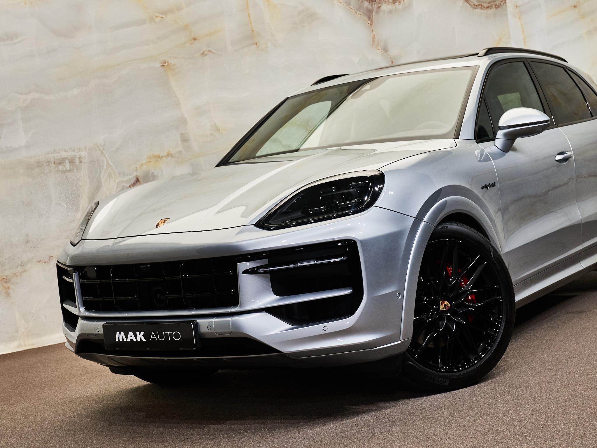 Porsche Cayenne - 4
