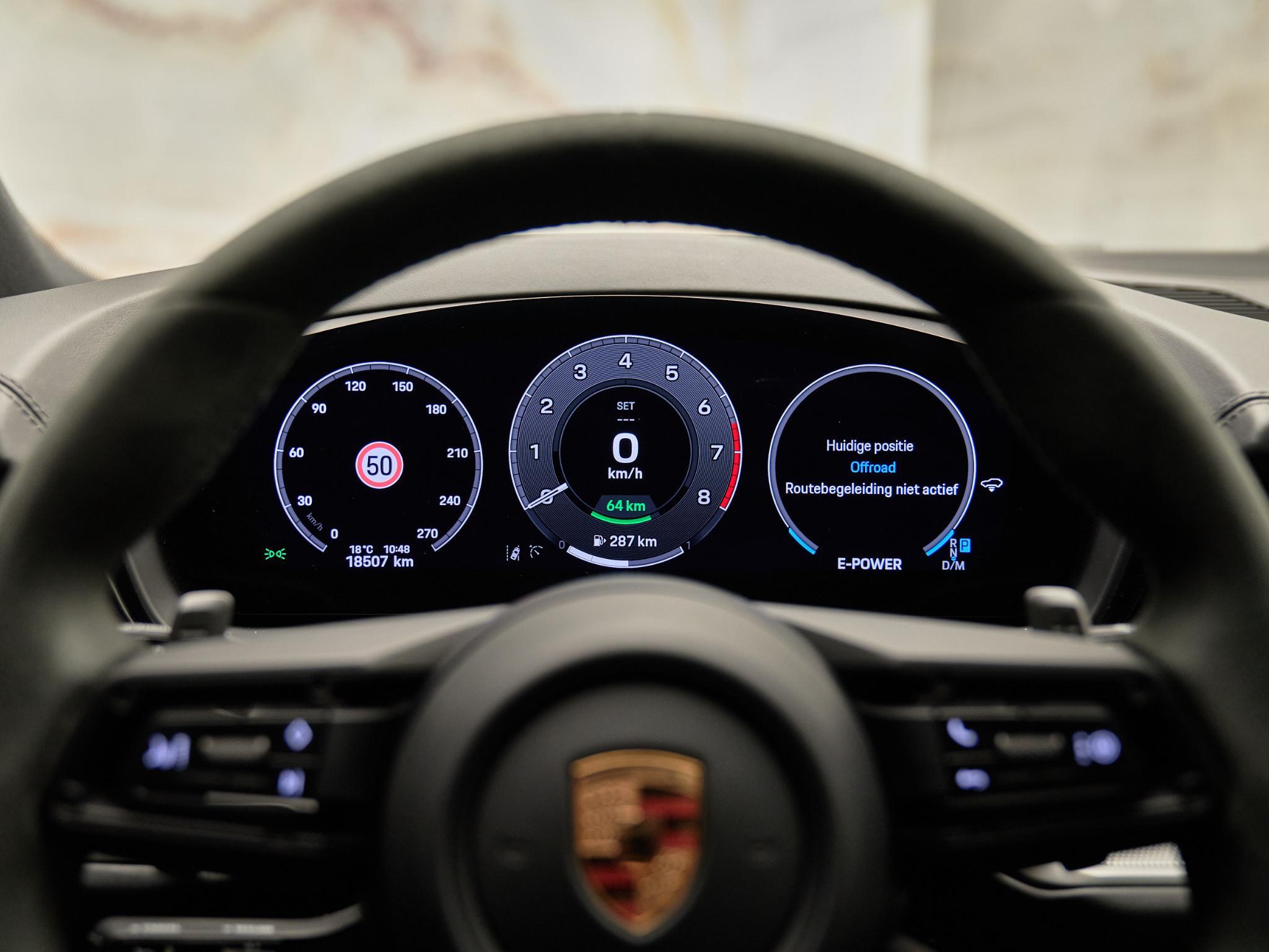 Porsche Cayenne - 16