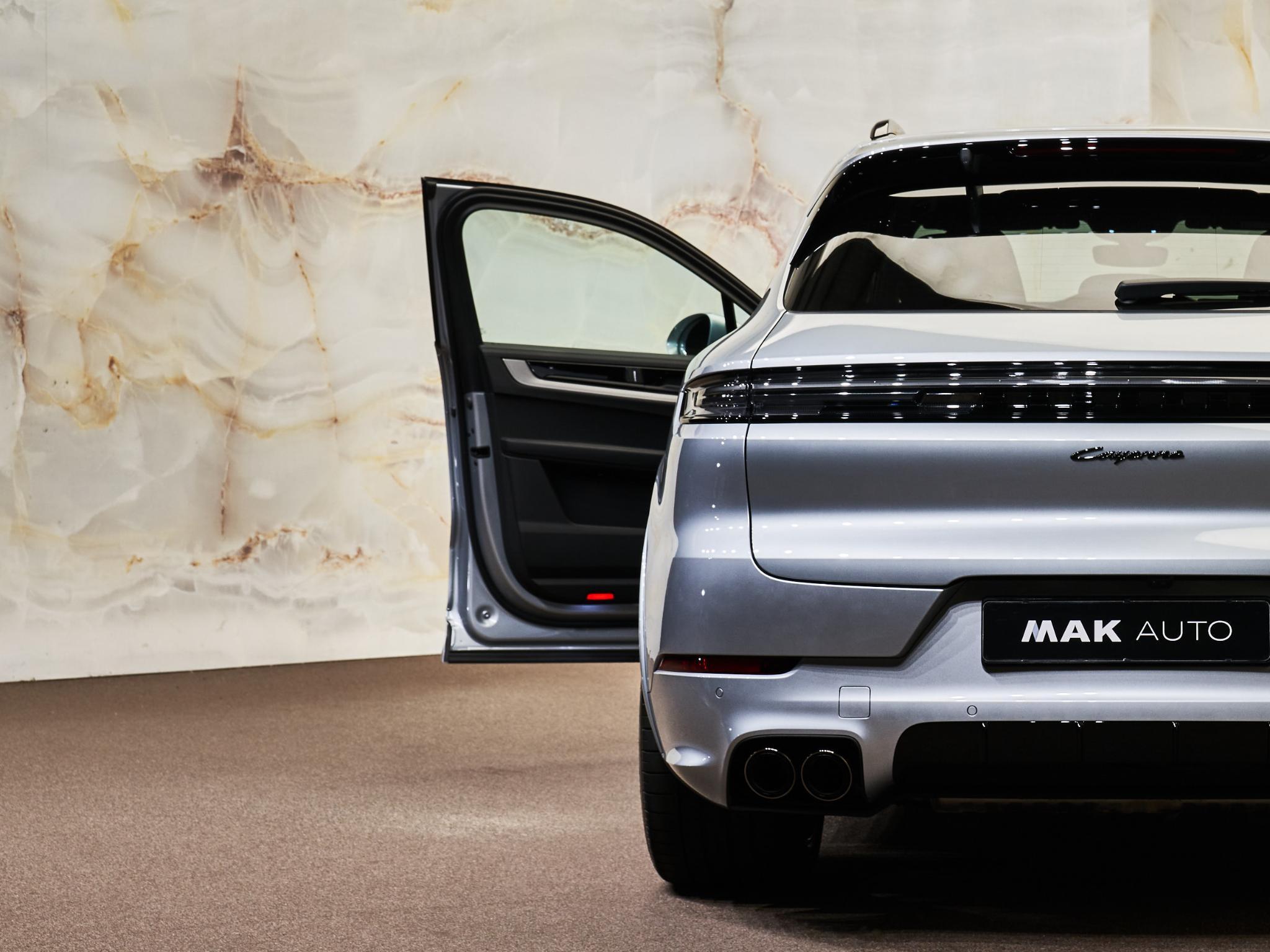 Porsche Cayenne - 31
