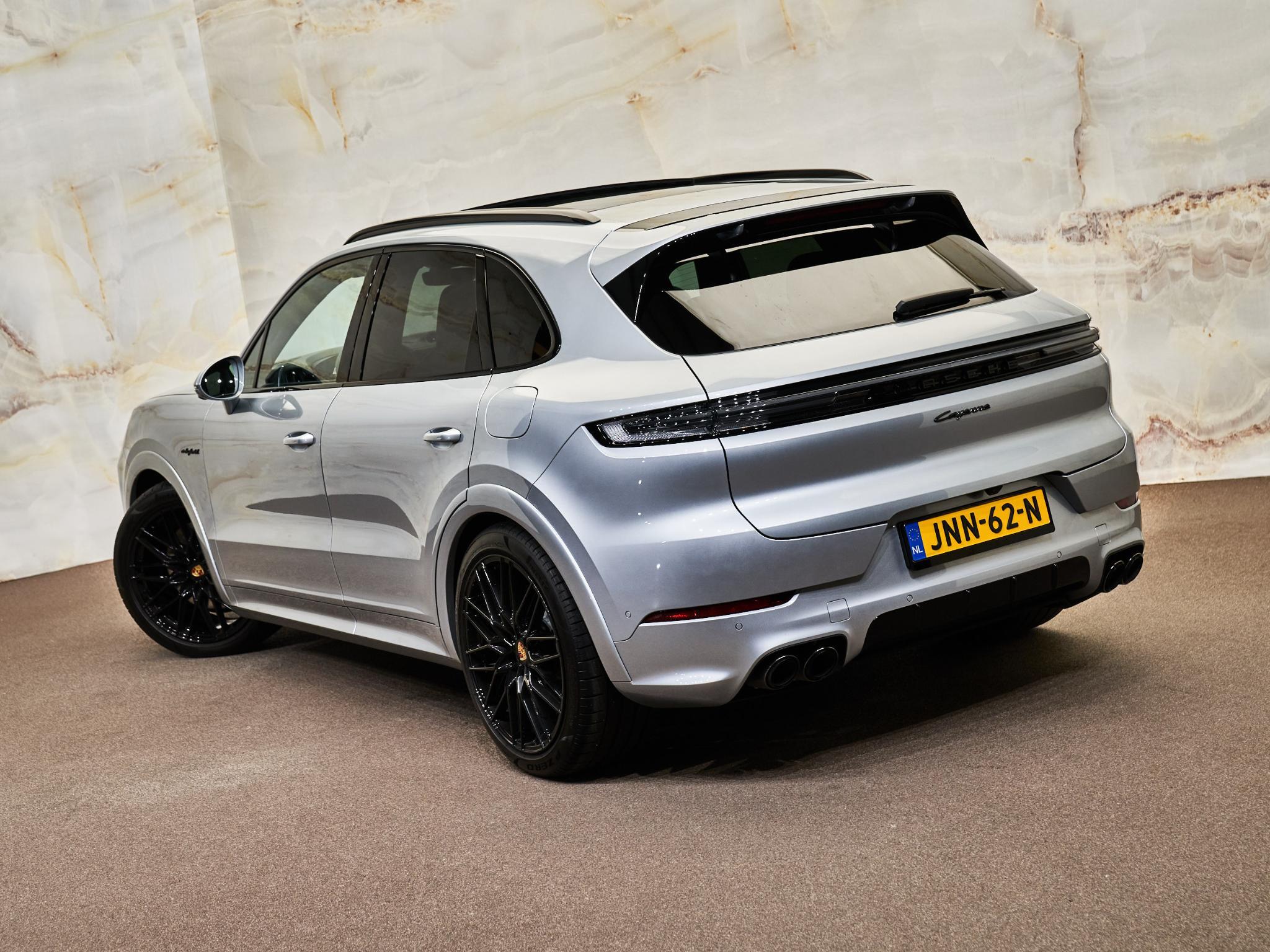 Porsche Cayenne - 33