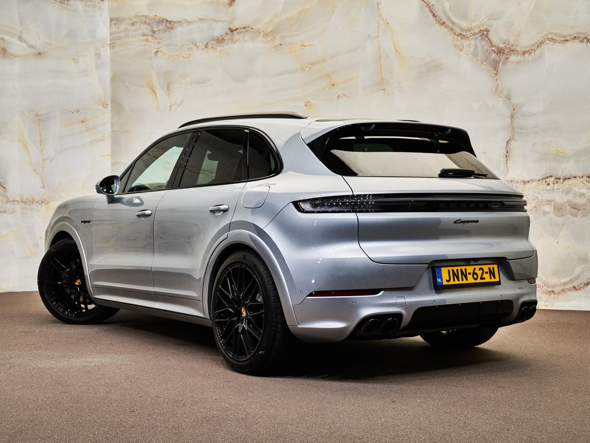 Porsche Cayenne - 3