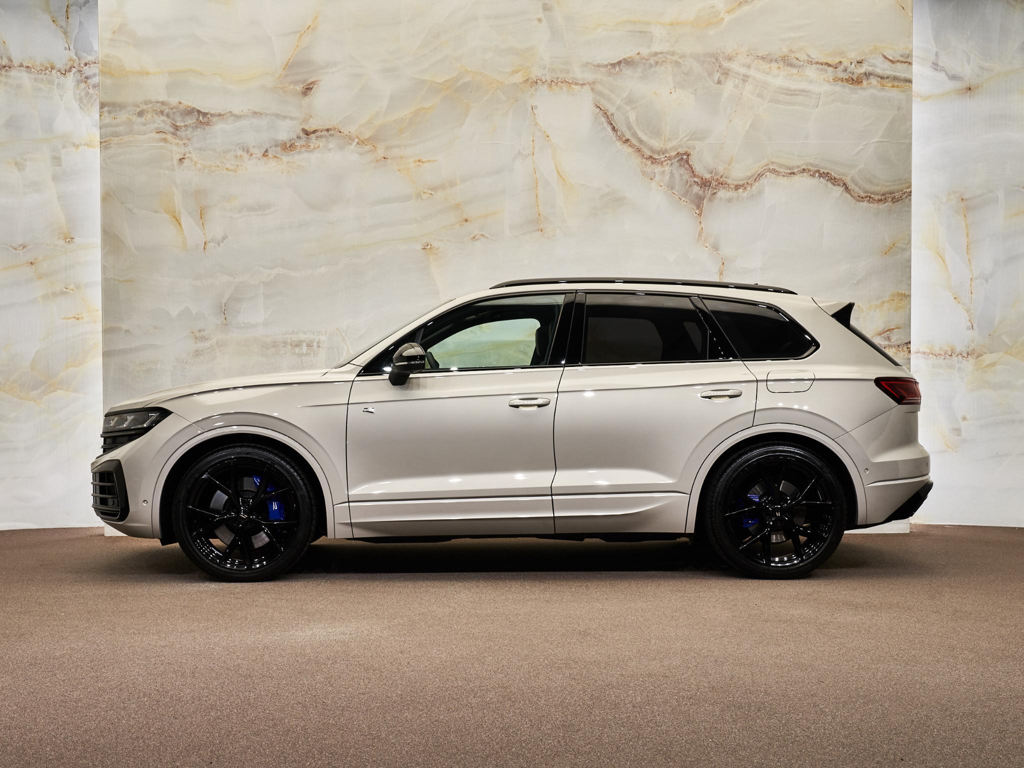 Volkswagen Touareg - 2