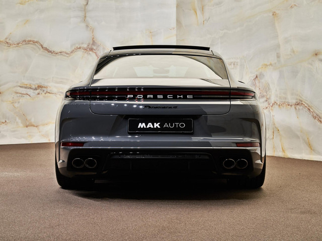 Porsche Panamera - 32