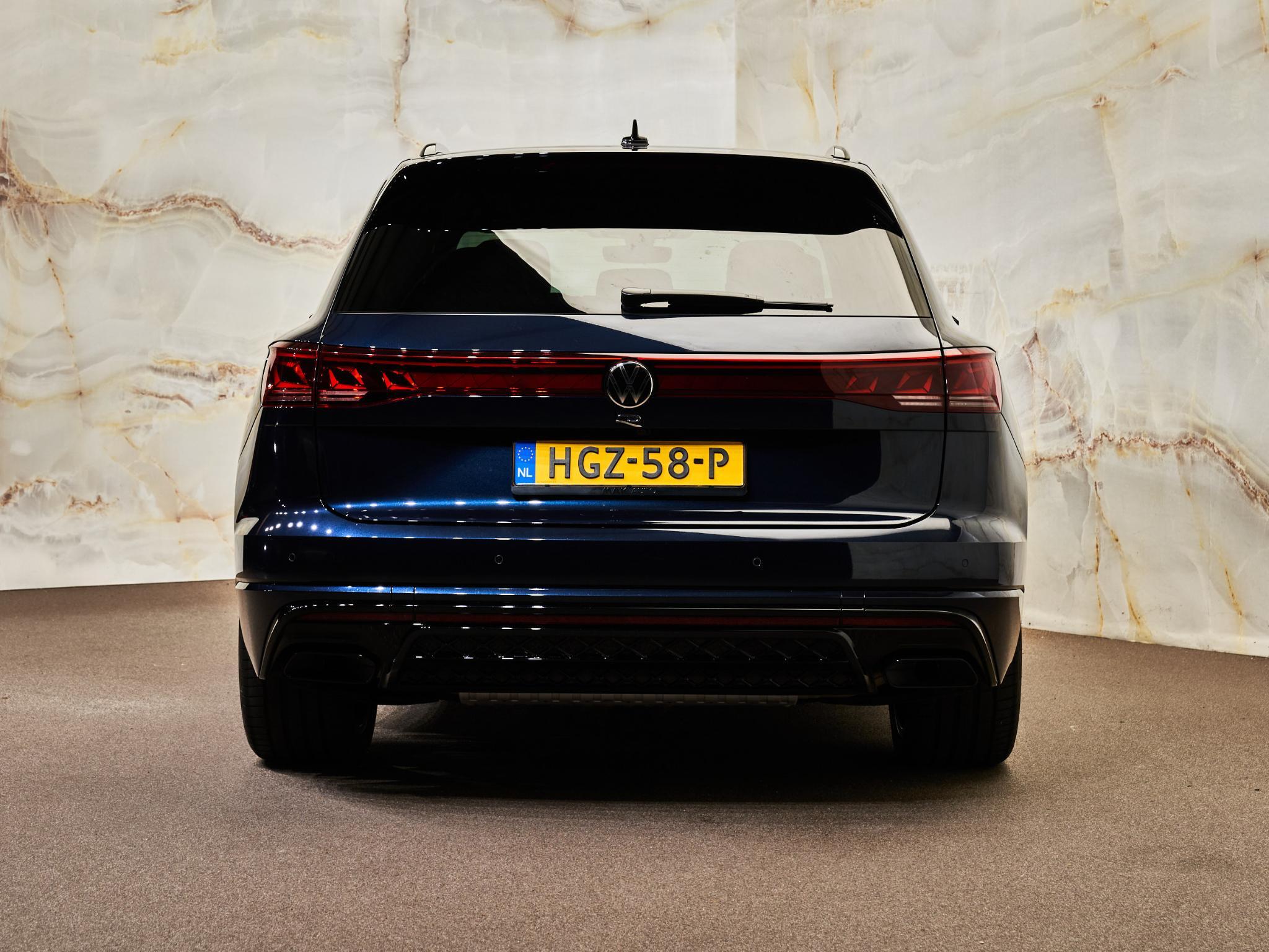 Volkswagen Touareg - 34