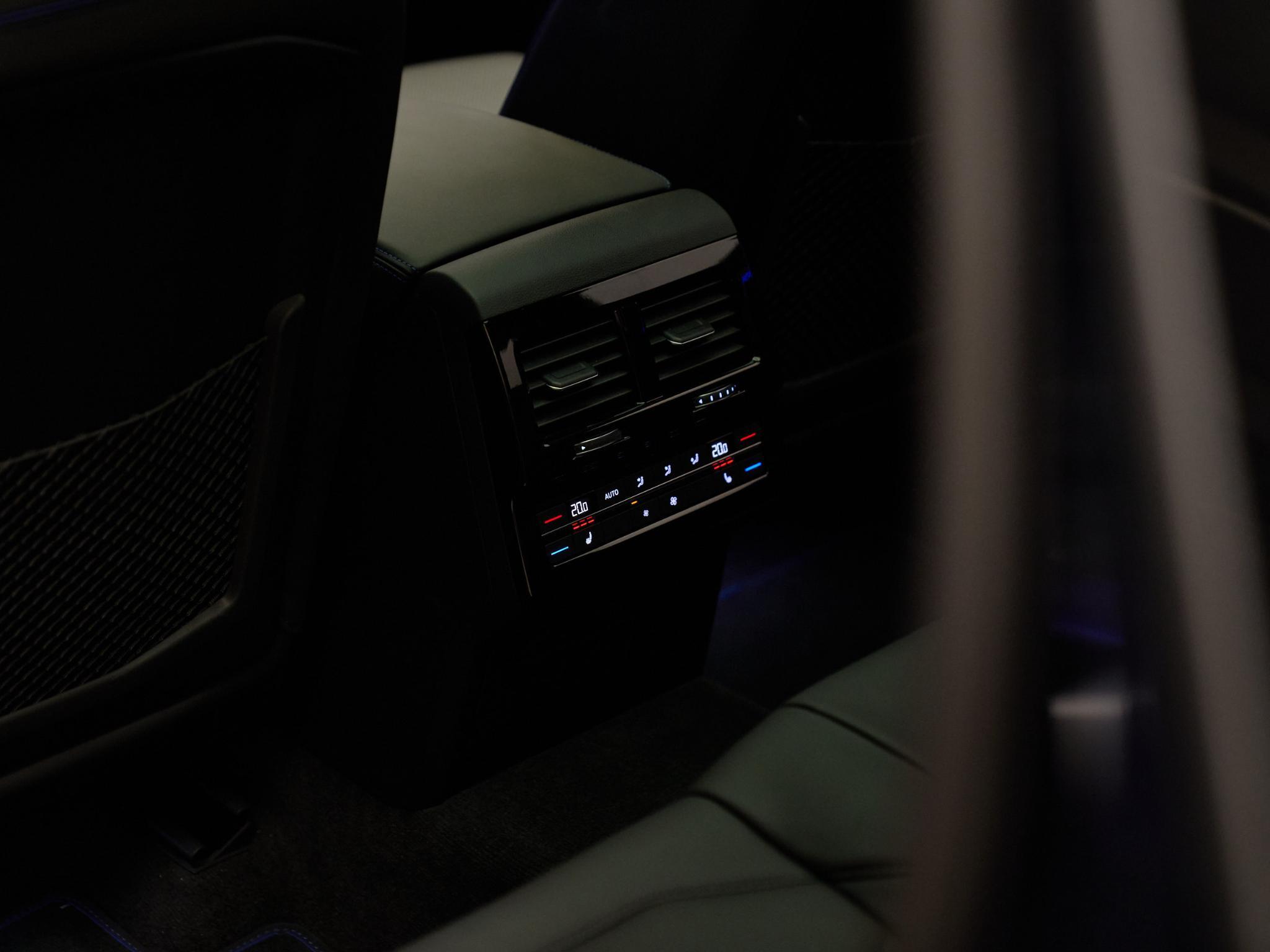 Volkswagen Touareg - 29
