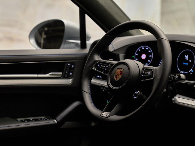 Porsche Cayenne - 26