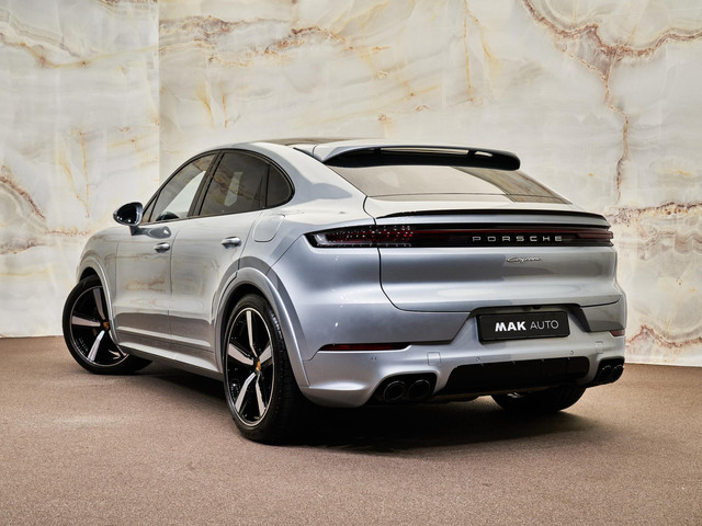 Porsche Cayenne - 4