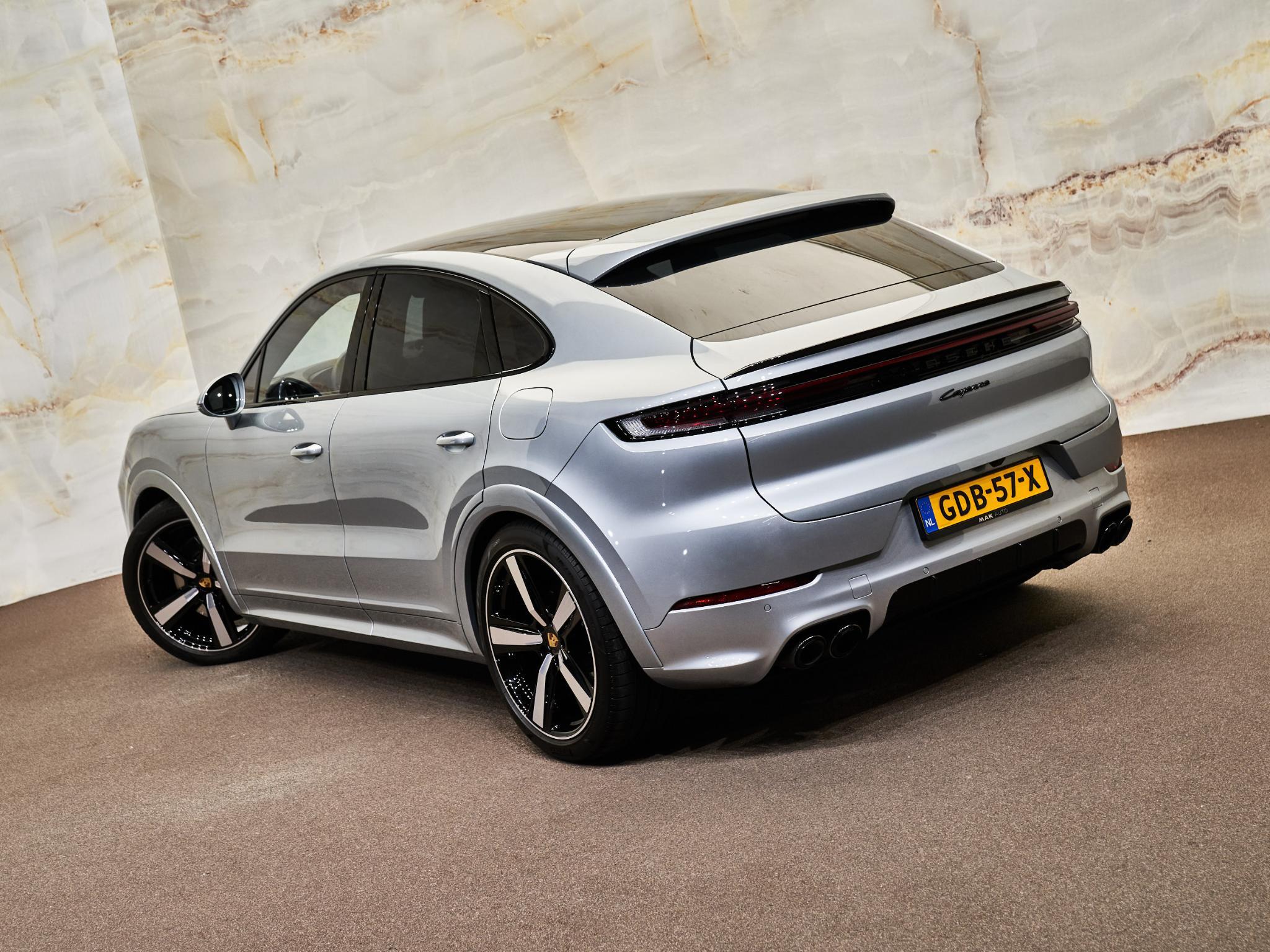 Porsche Cayenne - 34