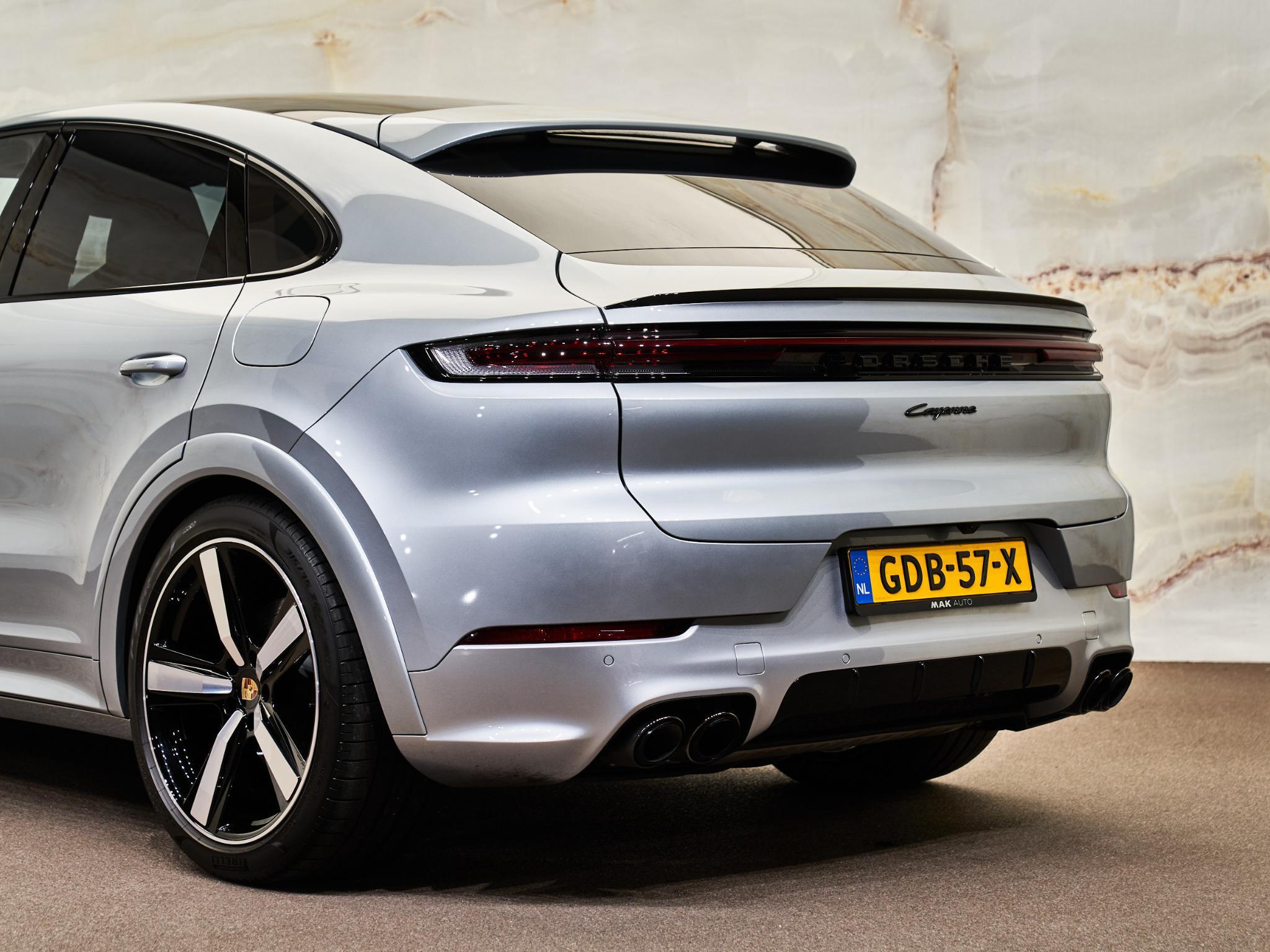 Porsche Cayenne - 5