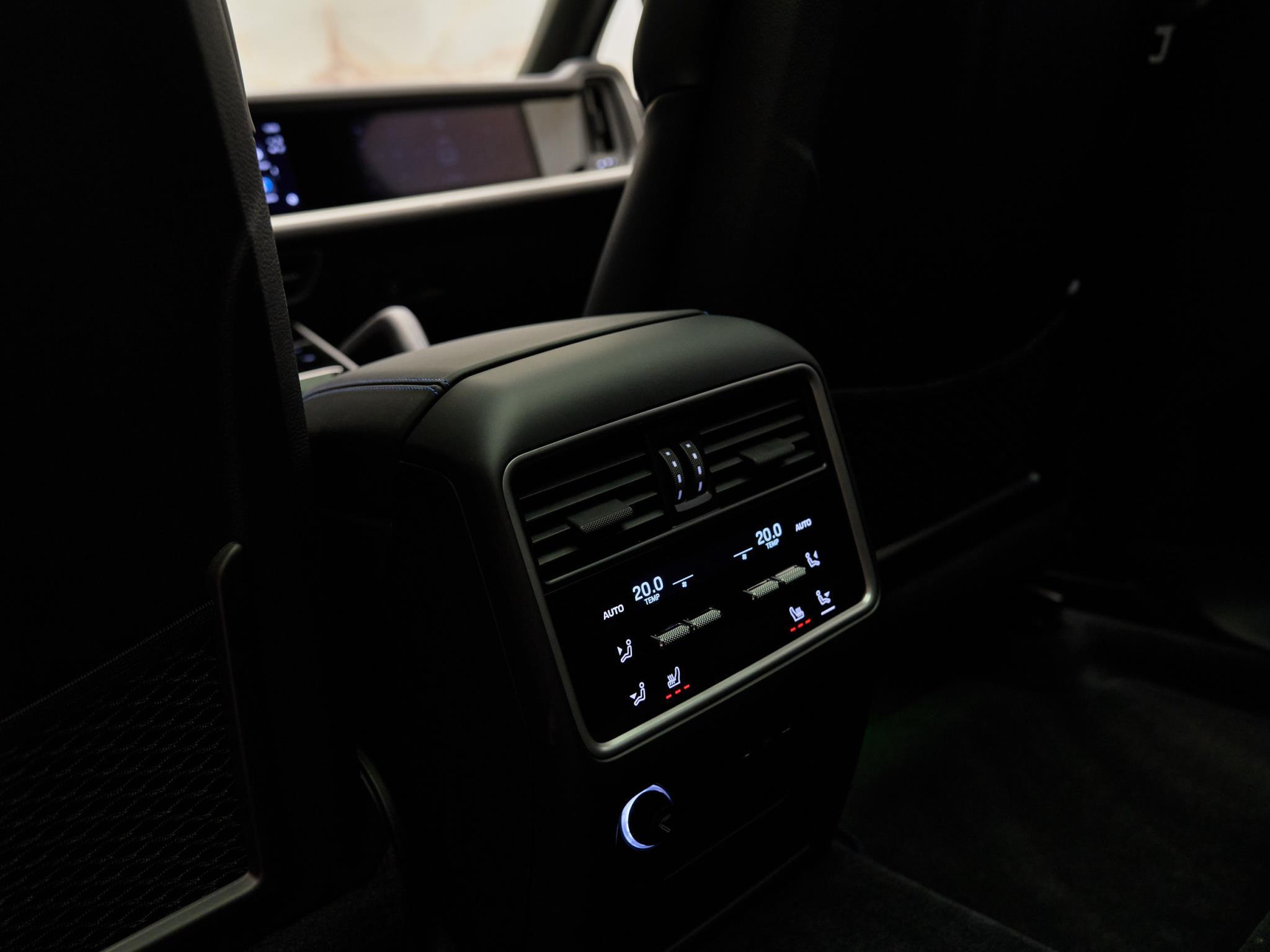 Porsche Cayenne - 29