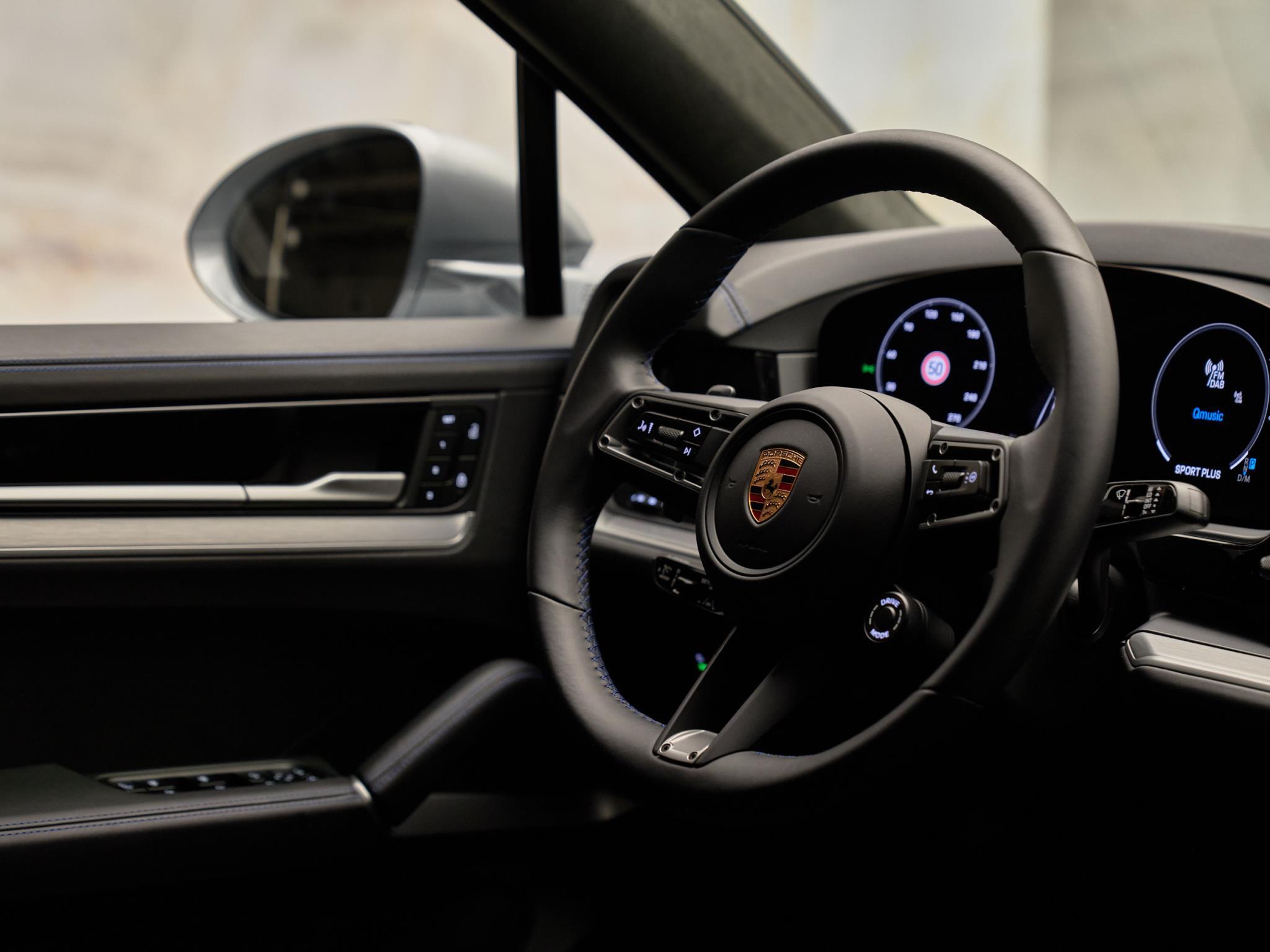 Porsche Cayenne - 26