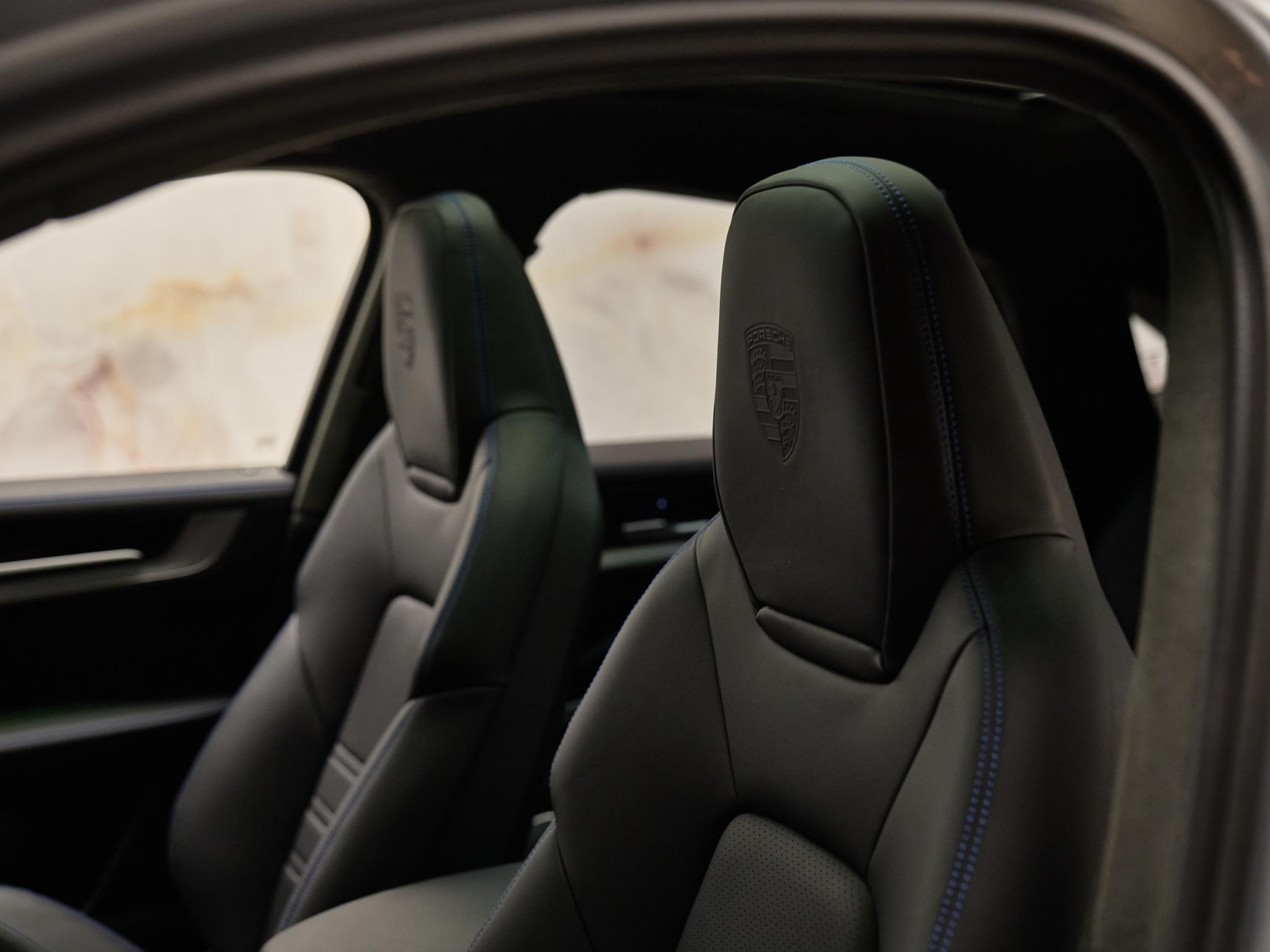 Porsche Cayenne - 27