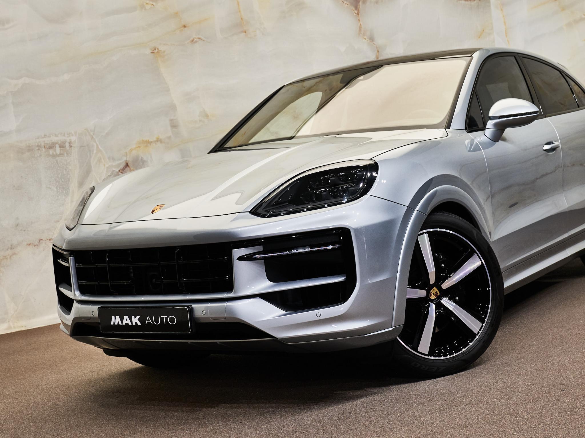 Porsche Cayenne - 4