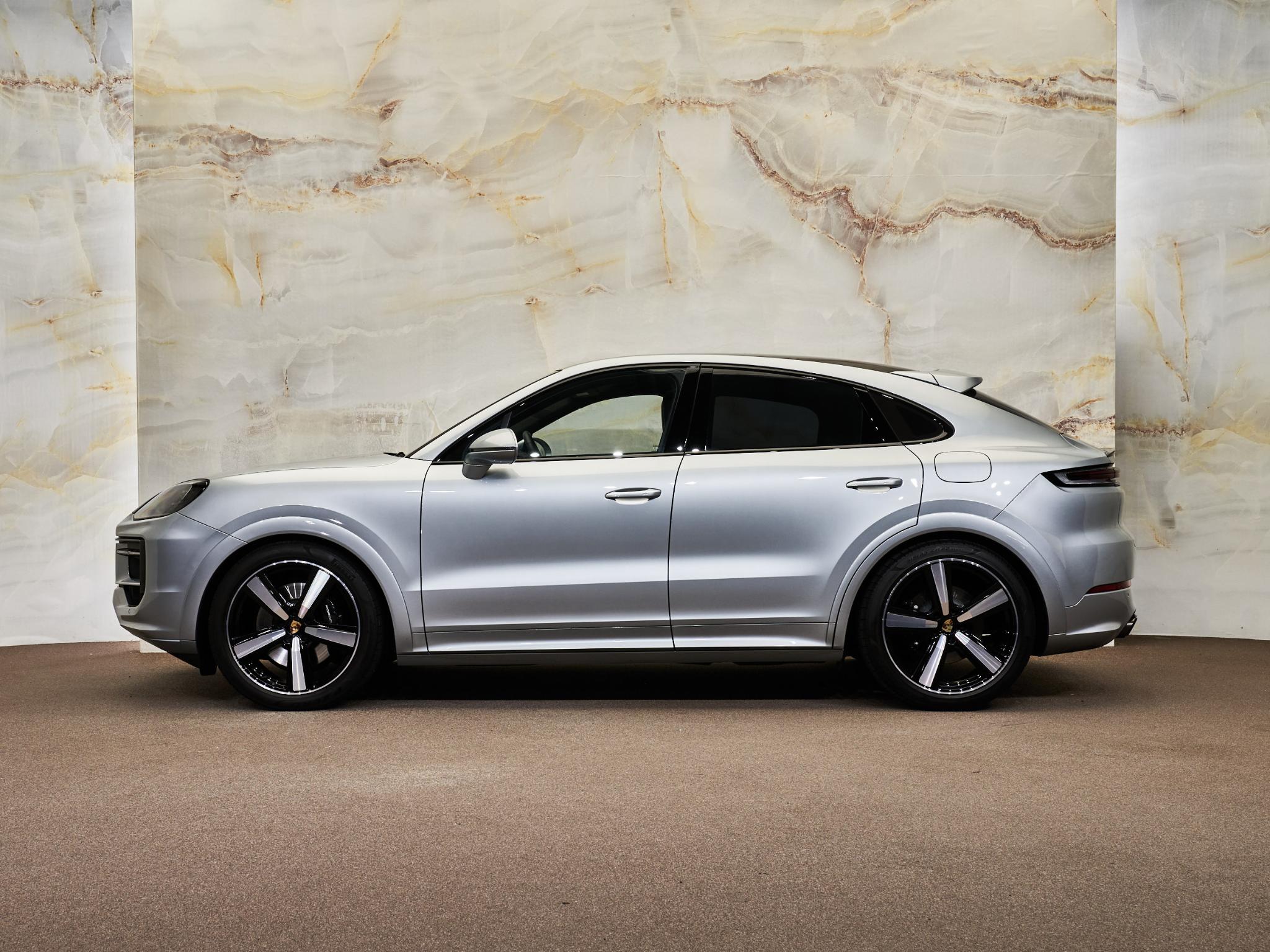Porsche Cayenne - 2