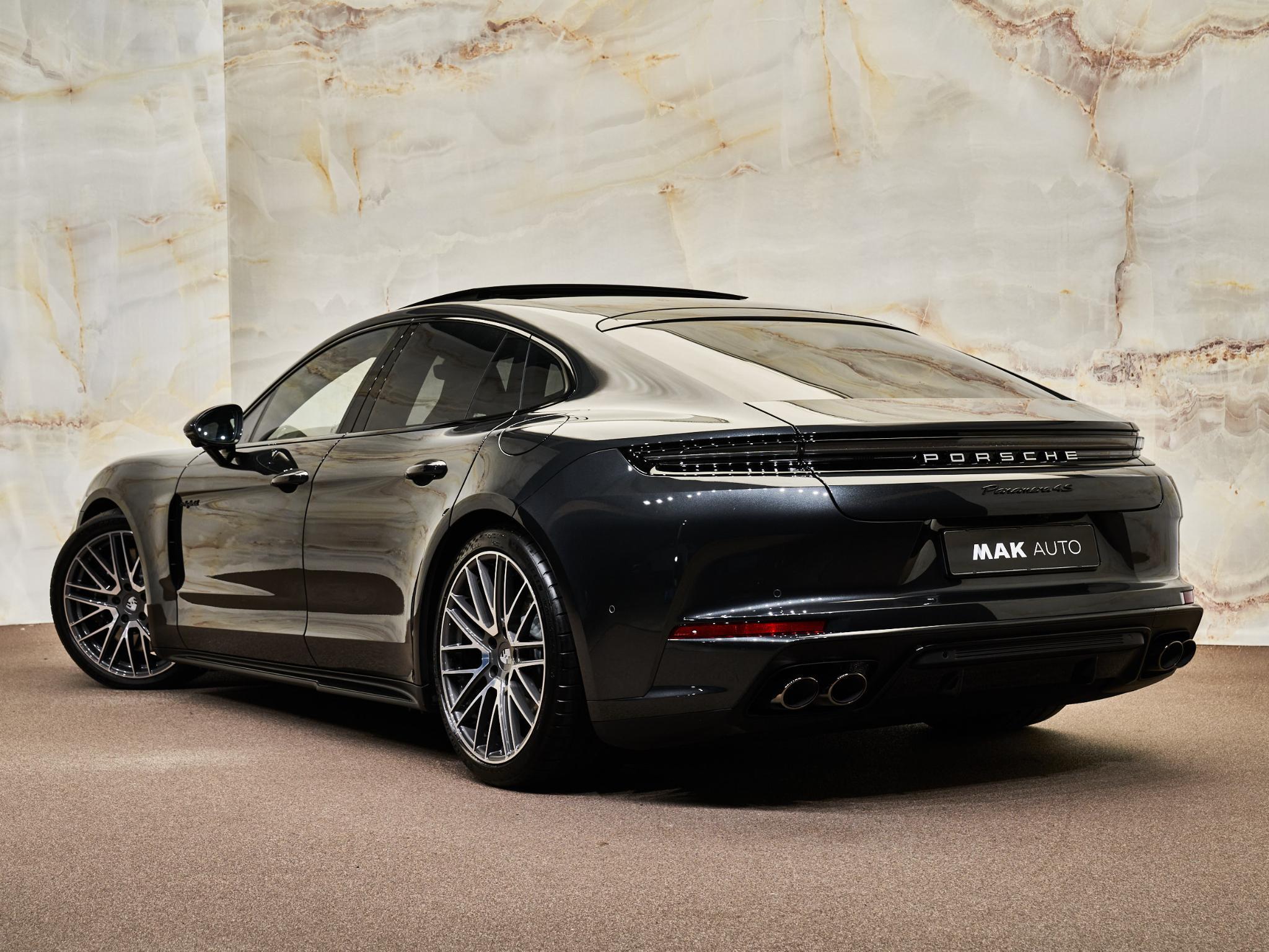 Porsche Panamera - 3