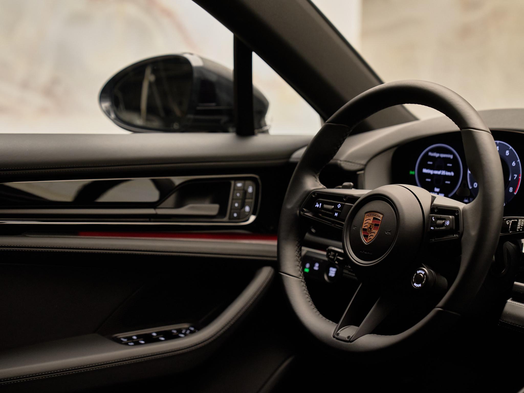 Porsche Panamera - 24