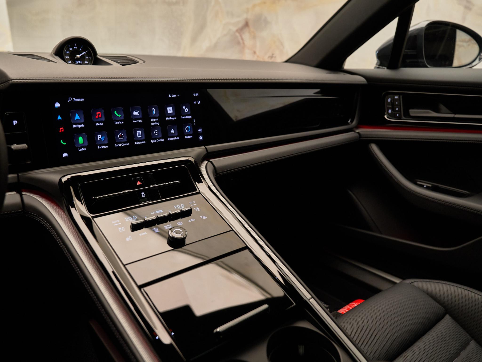Porsche Panamera - 21