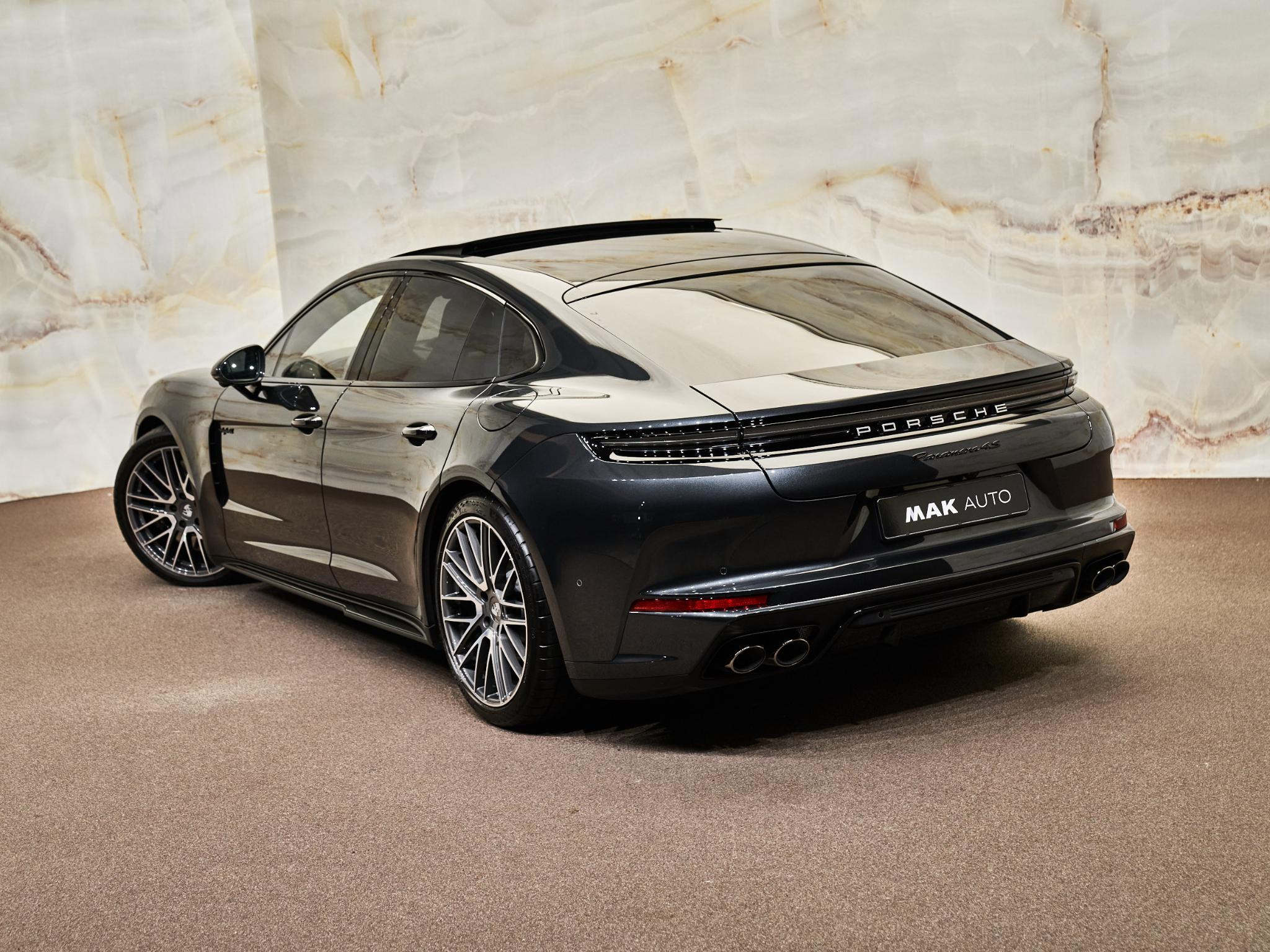 Porsche Panamera - 34