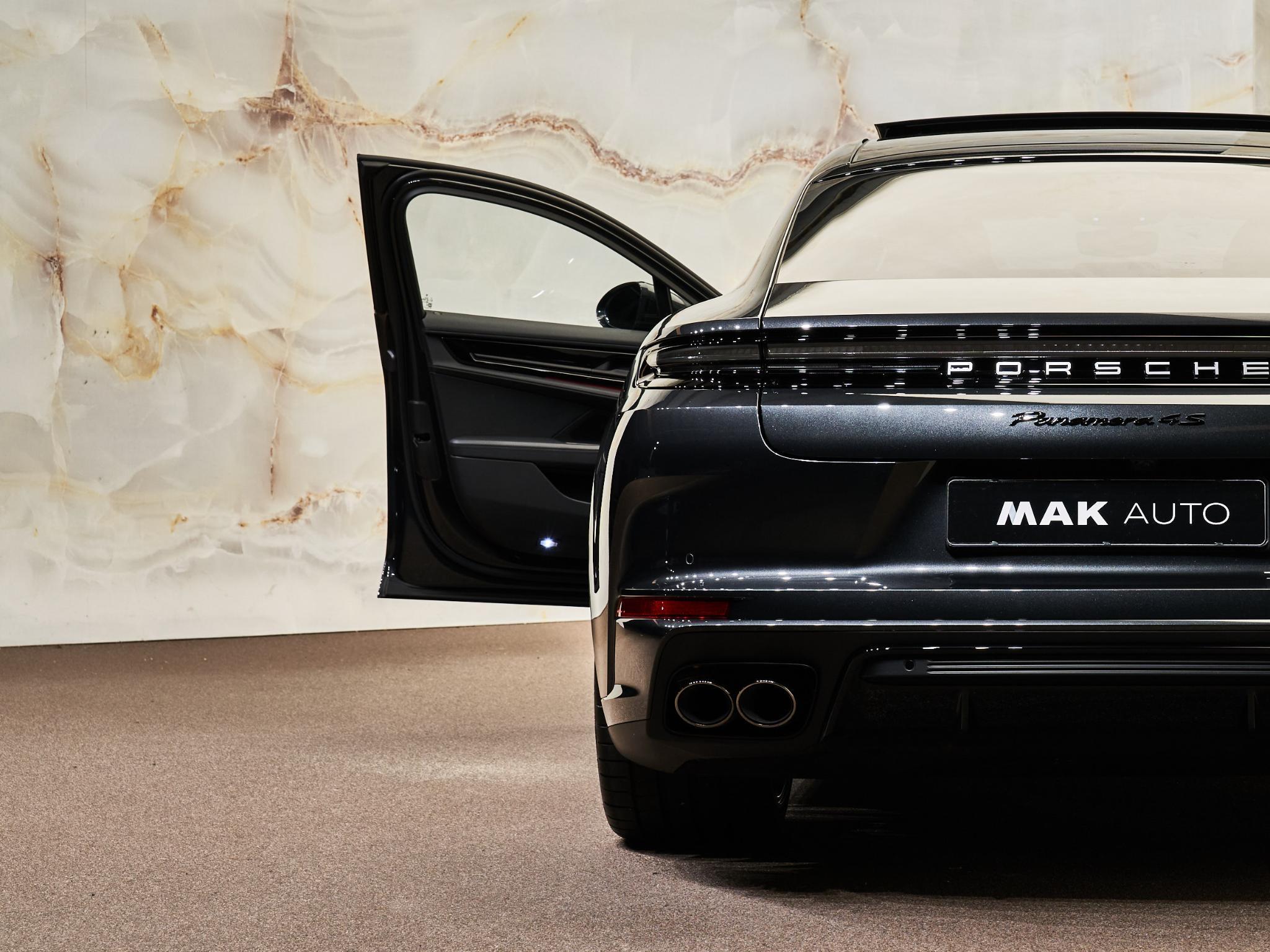 Porsche Panamera - 31
