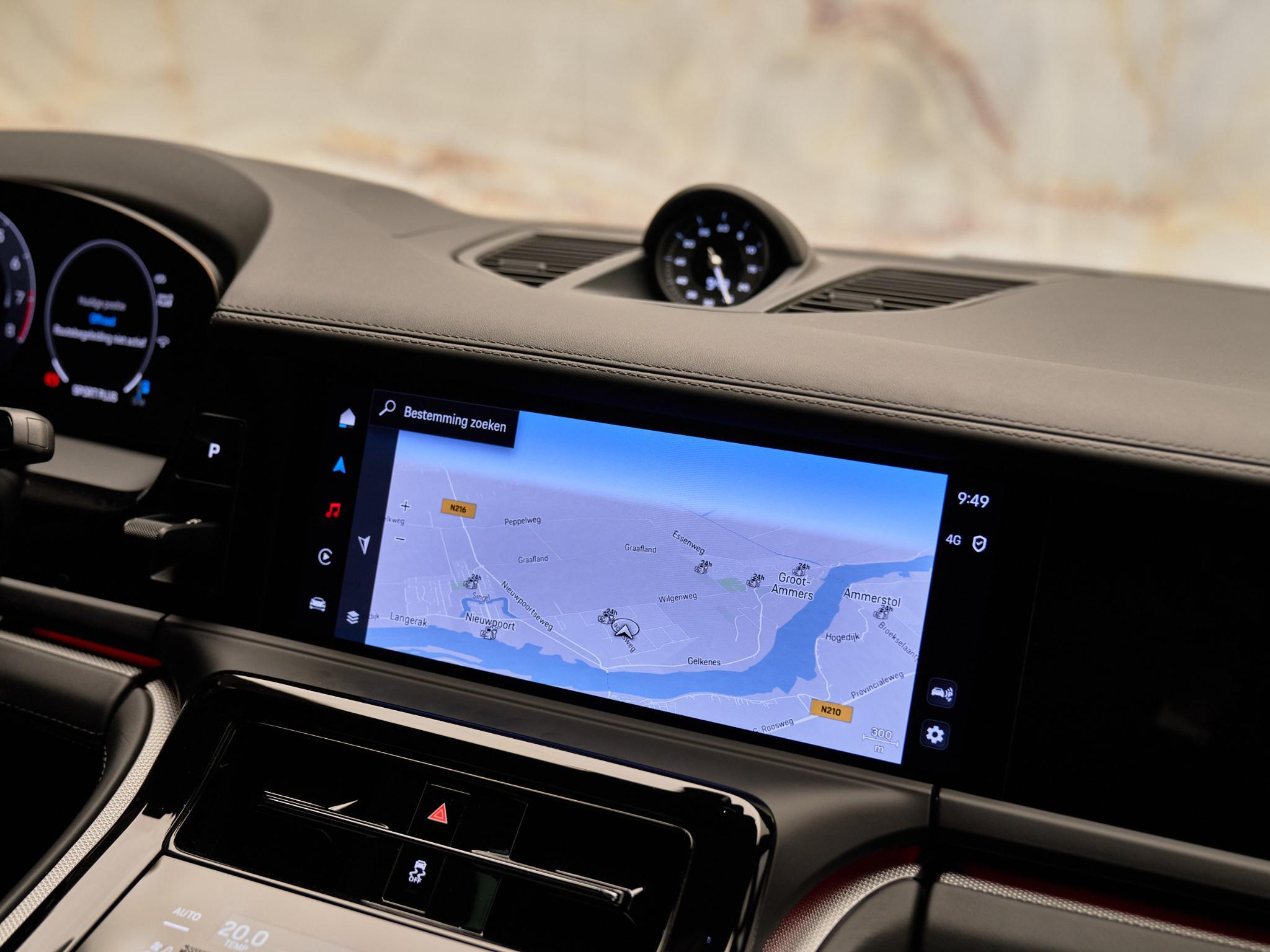 Porsche Panamera - 23