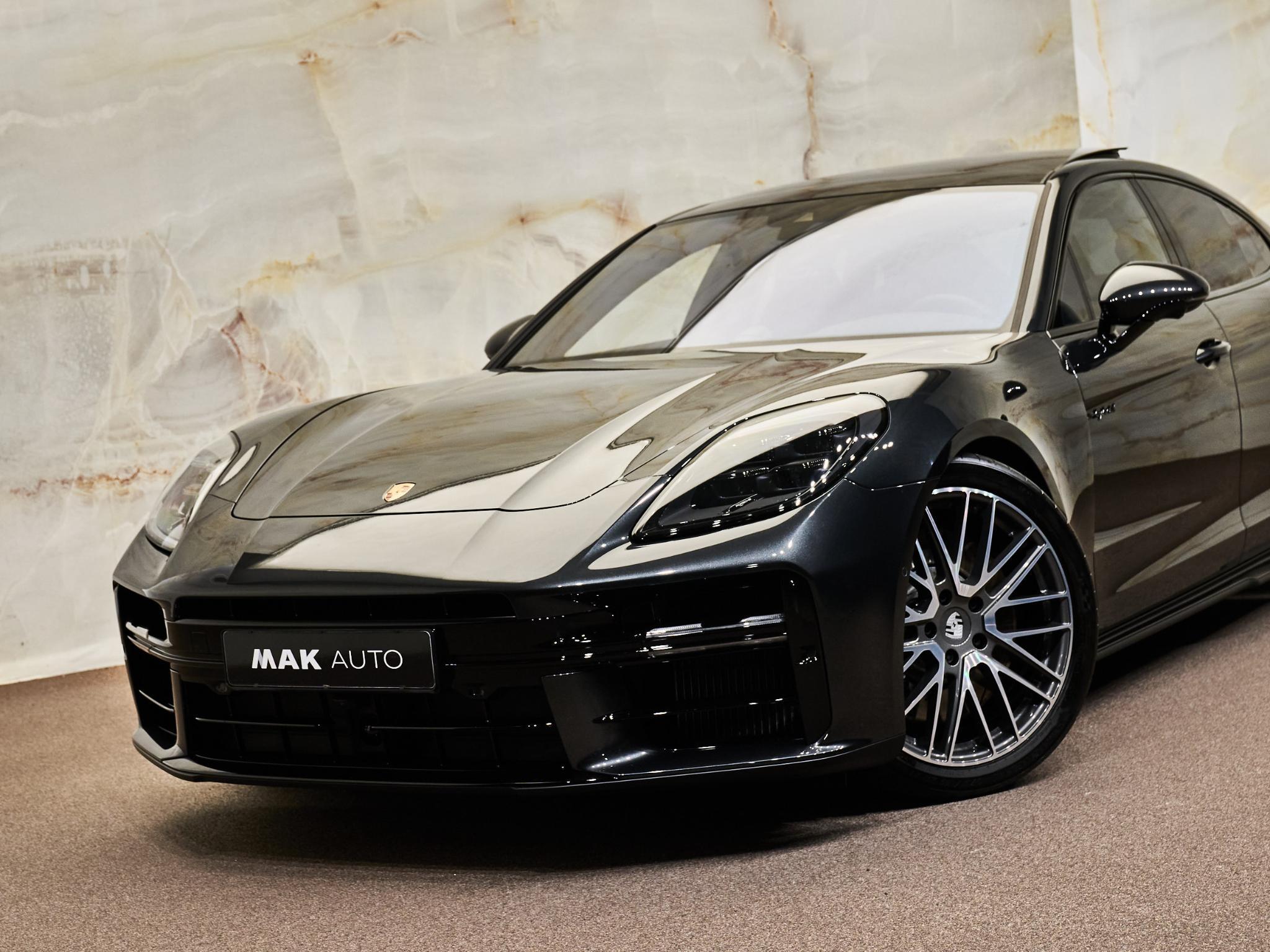 Porsche Panamera - 4