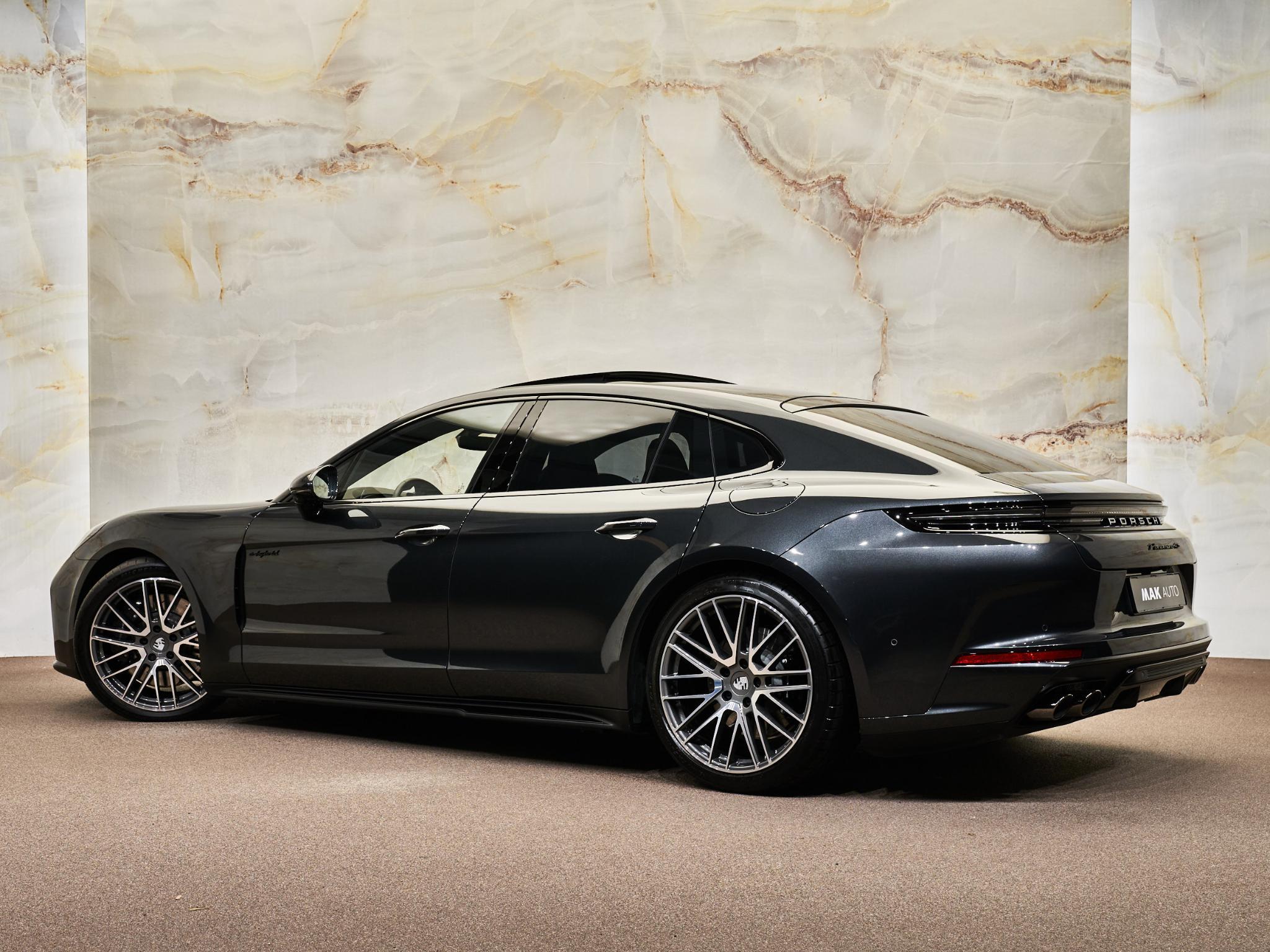 Porsche Panamera - 35