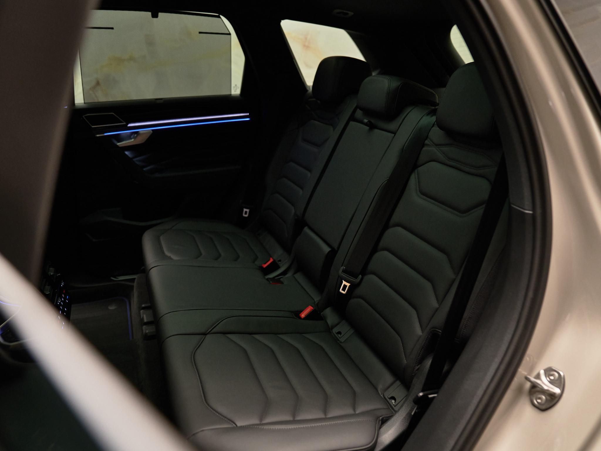 Volkswagen Touareg - 27