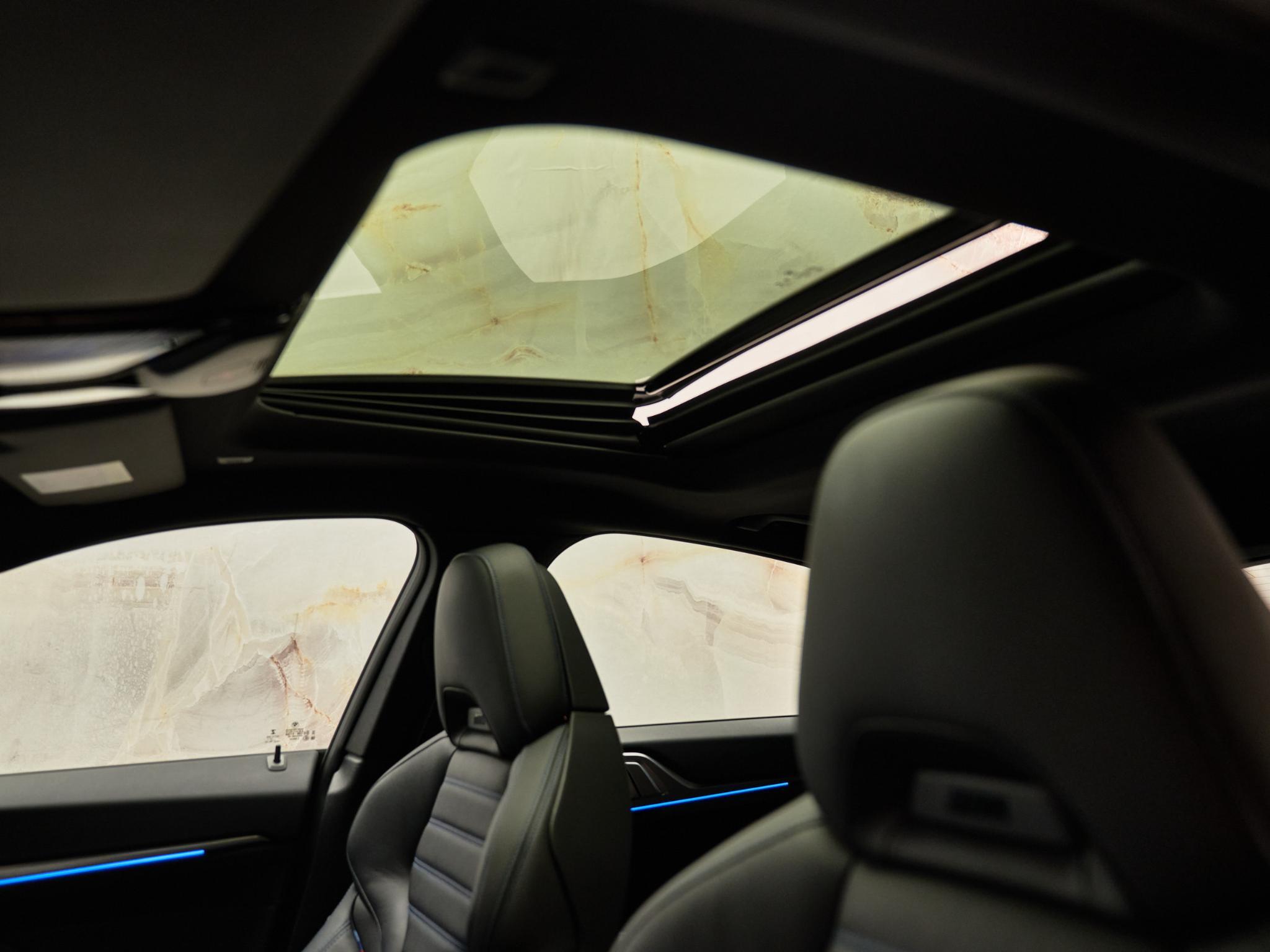 BMW i4 - 11