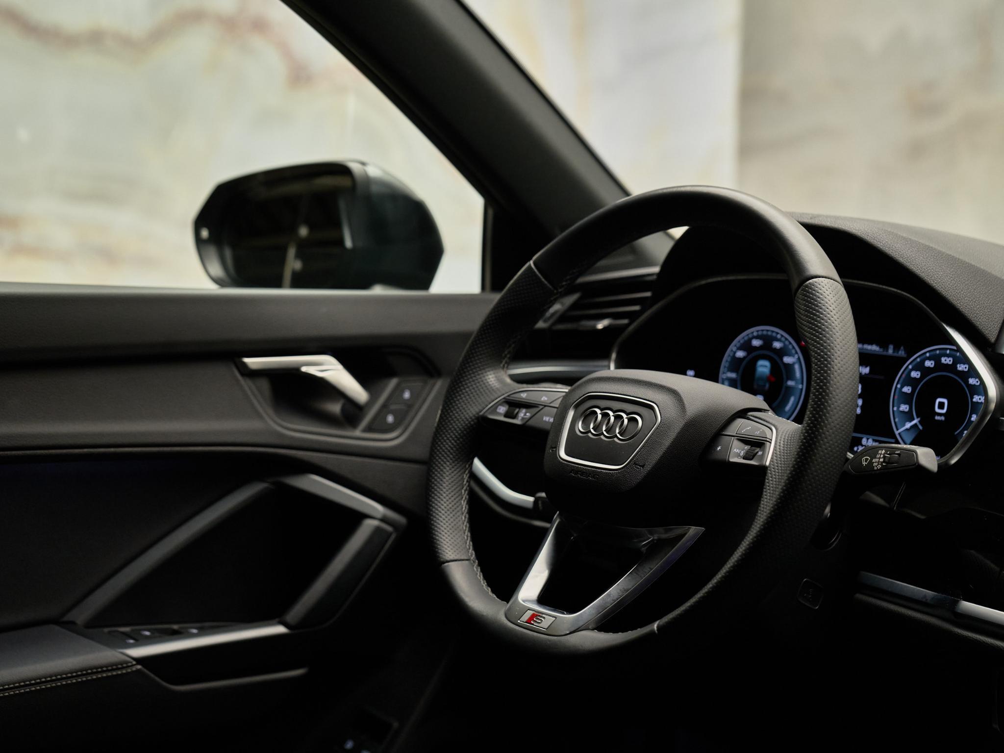 Audi Q3 - 19