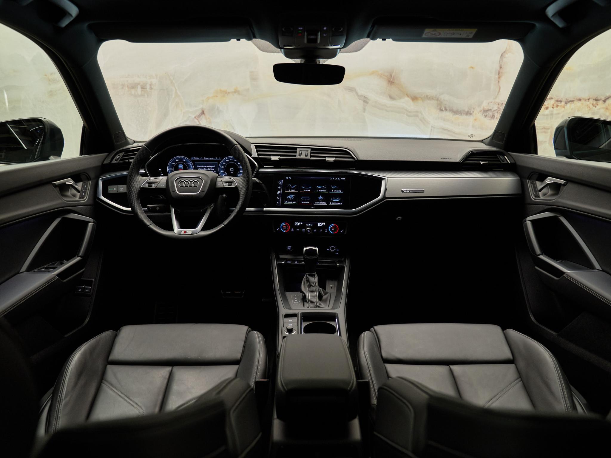 Audi Q3 - 22