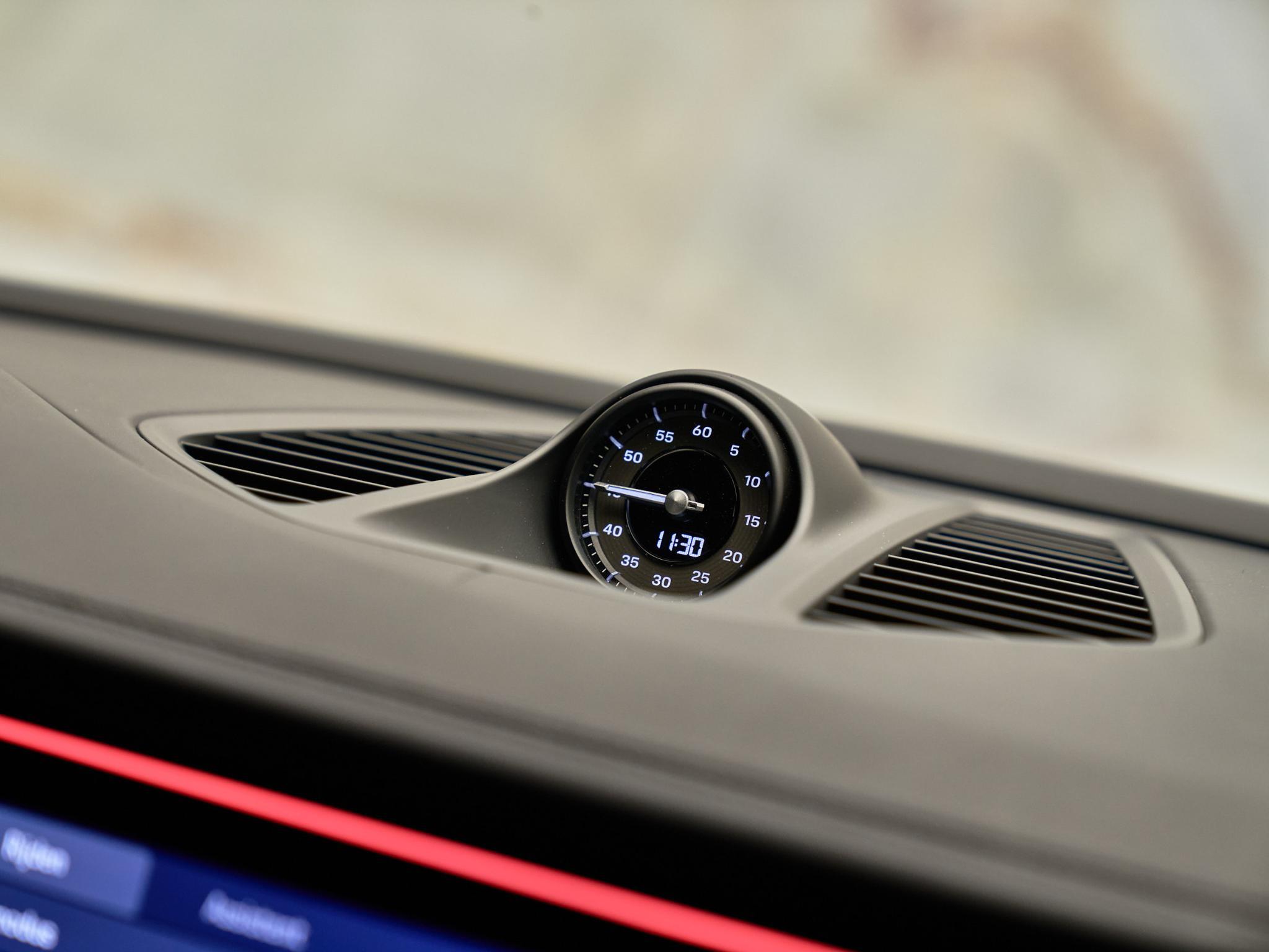 Porsche Macan - 22
